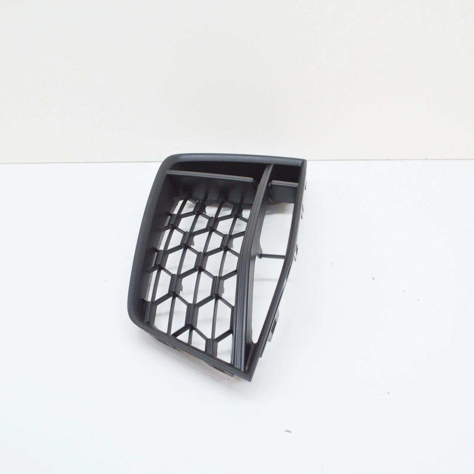 NEW AUDI TT FV FRONT LEFT AIR GUIDE GRILLE 8S0807681G 9B9 8S0807681G9B9 ORIGINAL