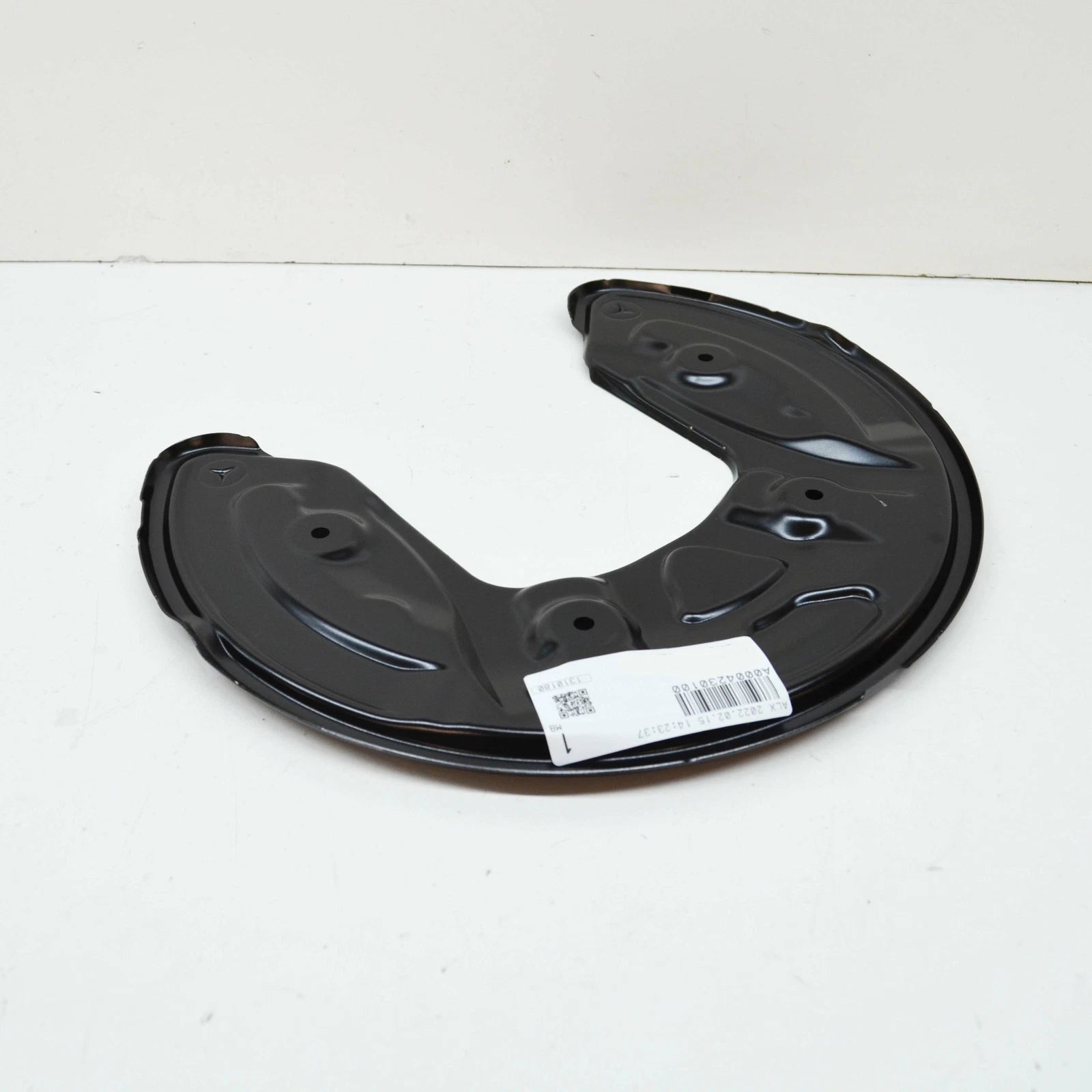 NEW MERCEDES-BENZ C W205 REAR RIGHT BRAKE DISC DUST COVER A0004230100