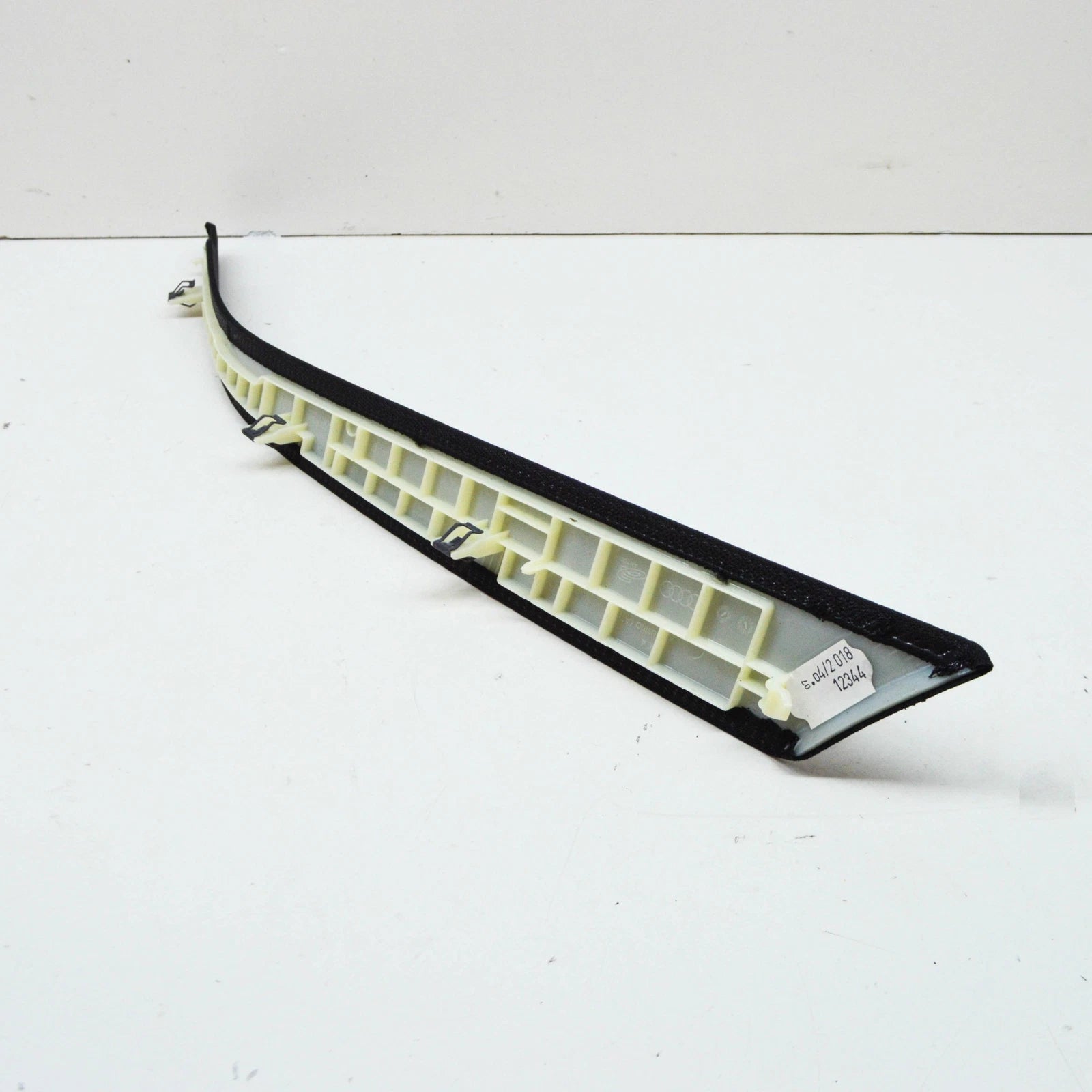 NEW AUDI Q8 REAR RIGHT D-PILLAR TRIM 4M8853216YW5