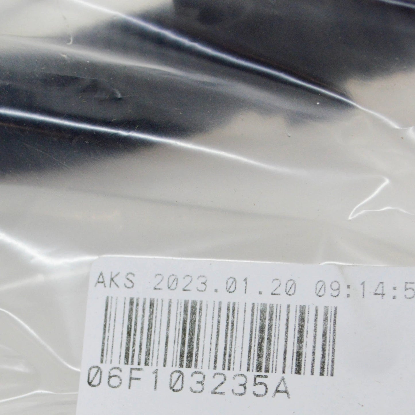 NEW AUDI A4 B7 CRANKCASE BREATHER HOSE 06F103235A