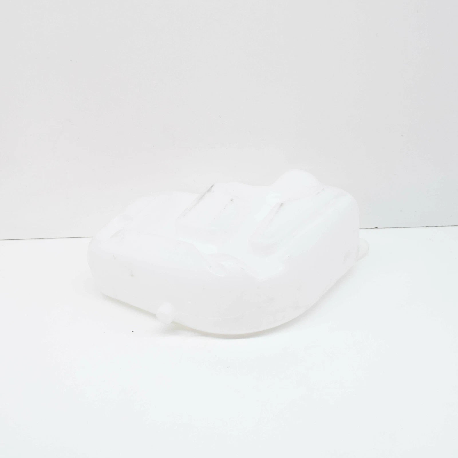 NEW MB VITO W639 WINDSHIELD WASHER SYSTEM TANK RHD A0008694620