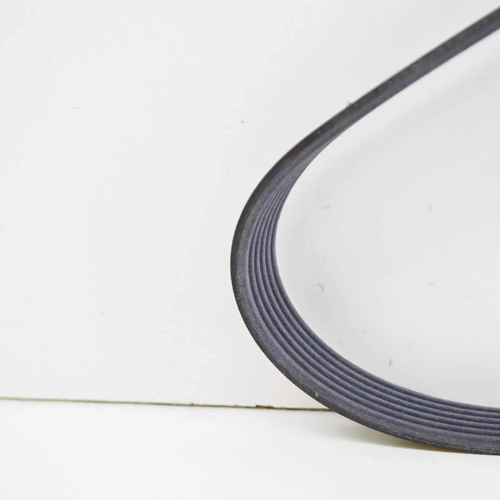 NEW AUDI A2 8Z ALTERNATOR POLY V-BELT 045903137D ORIGINAL