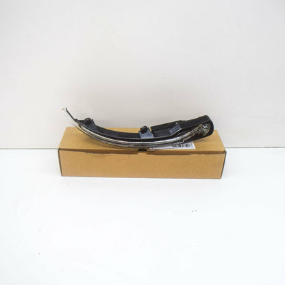 NEW AUDI Q5 SQ5 8R FRONT RIGHT DOOR MIRROR CENTER TURN INDICATOR 4L0949102C