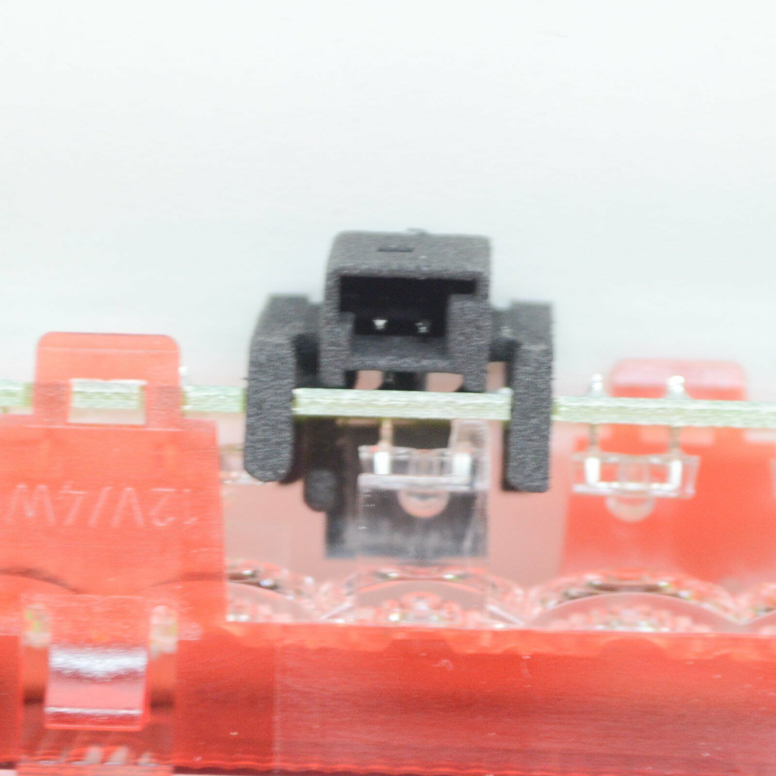 NEW MERCEDES-BENZ CLK C208 THIRD BRAKE STOP LIGHT LAMP A20882002569B51 ORIGINAL