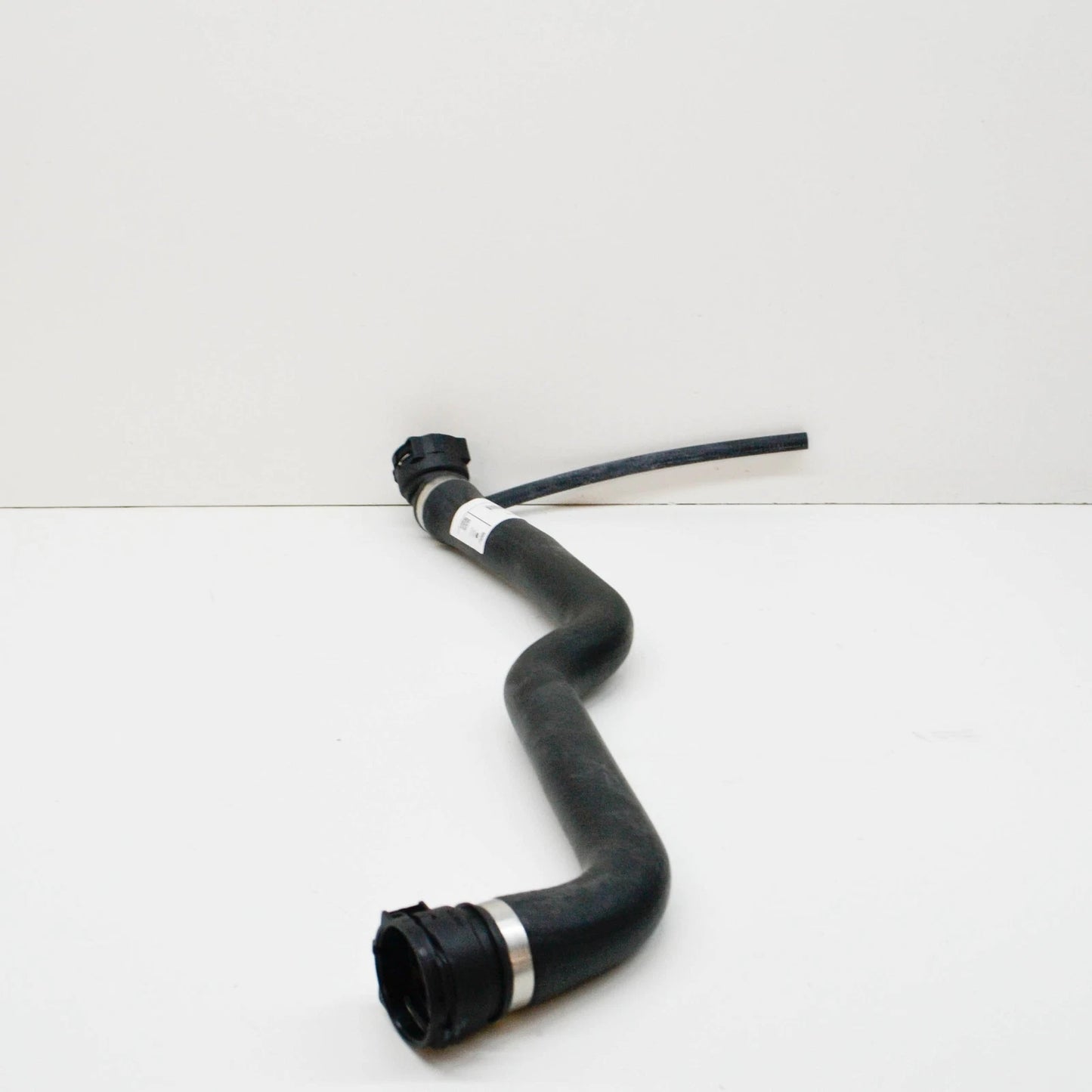 NEW BMW E38 SEDAN COOLING SYSTEM WATER HOSE 2247815 11532247815 ORIGINAL