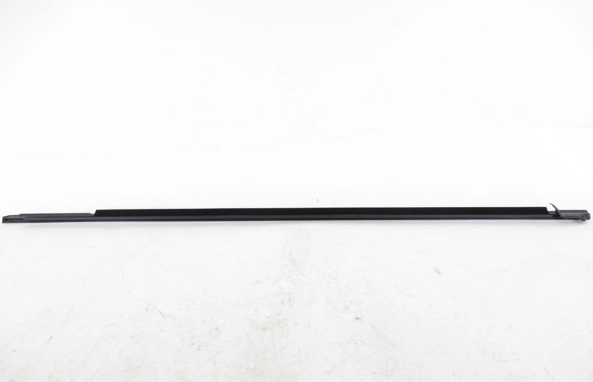 NEW VW JETTA A6 FRONT RIGHT DOOR WINDOW SLOT SEAL OUTER 5C6837476C3Q7 ORIGINAL