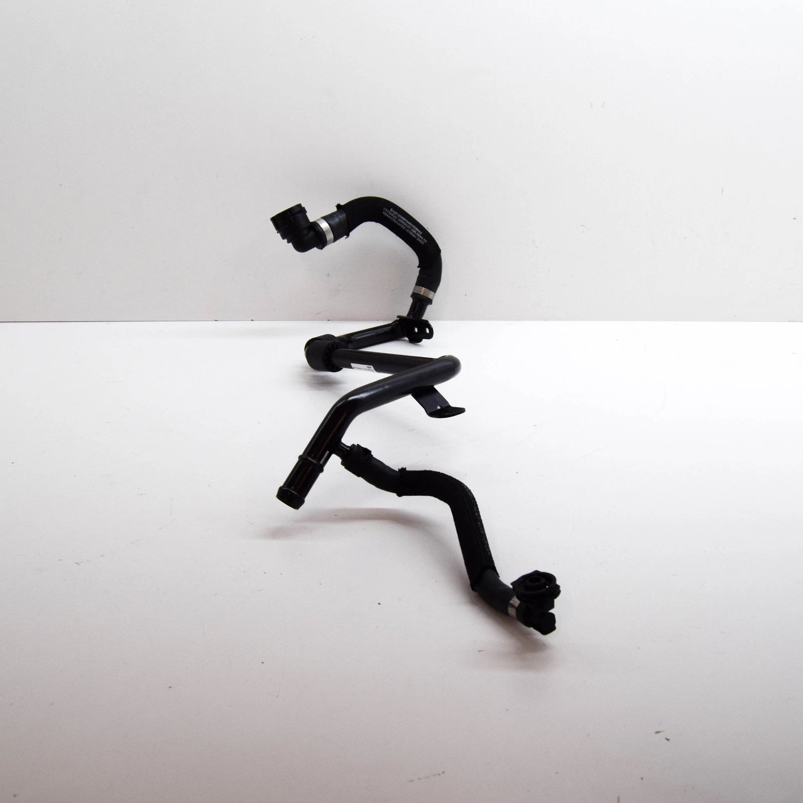 NEW MERCEDES-BENZ GLC X253 ENGINE COOLANT PIPE A2135007300 ORIGINAL