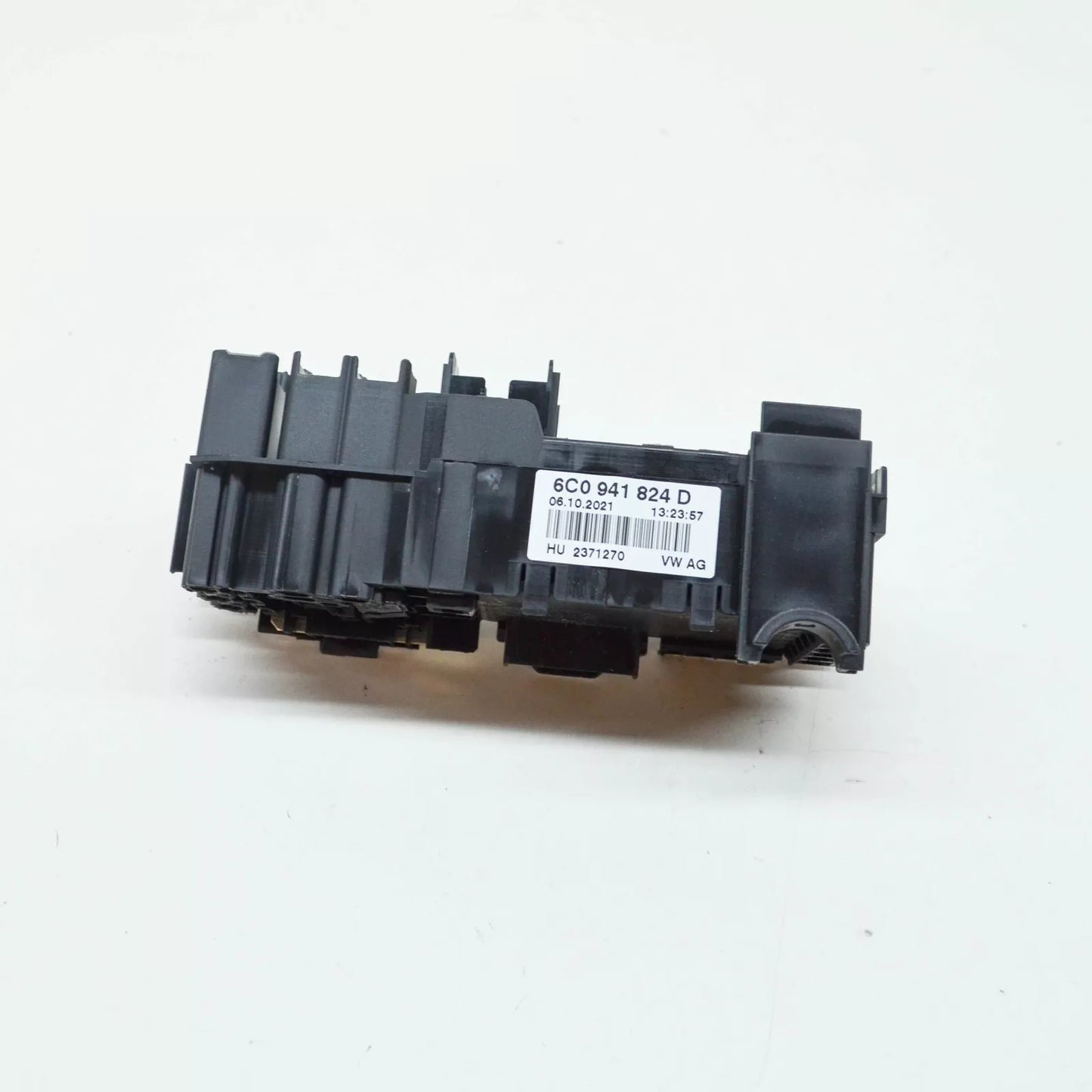NEW AUDI A1 SPORTBACK GB FUSE BOX HOLDER 6C0941824D