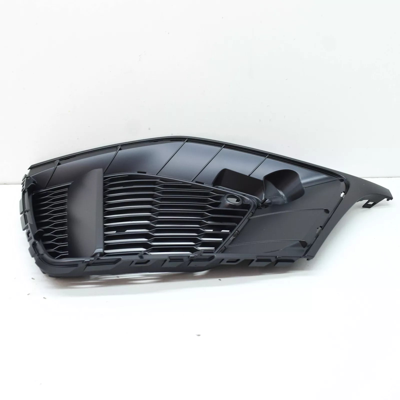 NEW AUDI Q8 FRONT LEFT BUMPER AIR GUIDE GRILLE 4M8807681ARU6 ORIGINAL