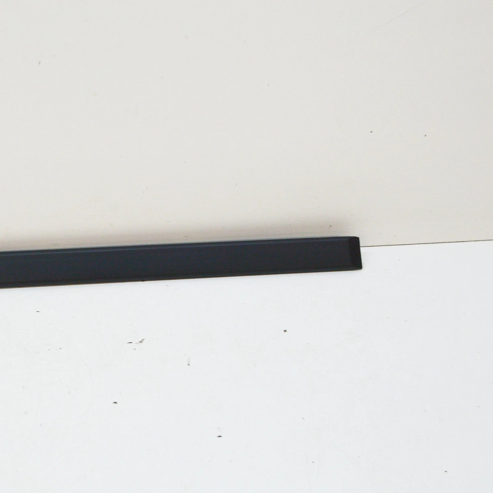 NEW BMW 5 E39 REAR LEFT DOOR MOULDING 51138159297 8159297 ORIGINAL