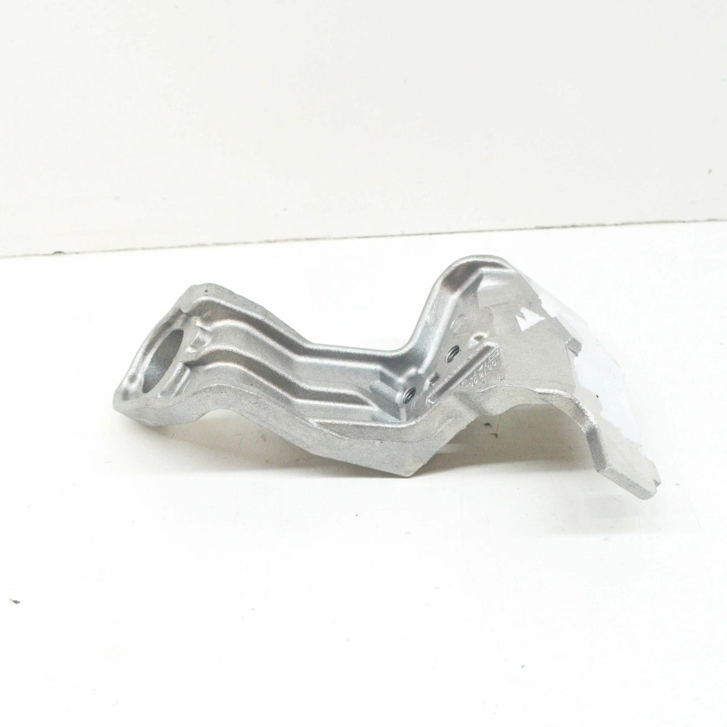 NEW MB E W213 LEFT RADIATOR LOWER HOLDER A2135052100