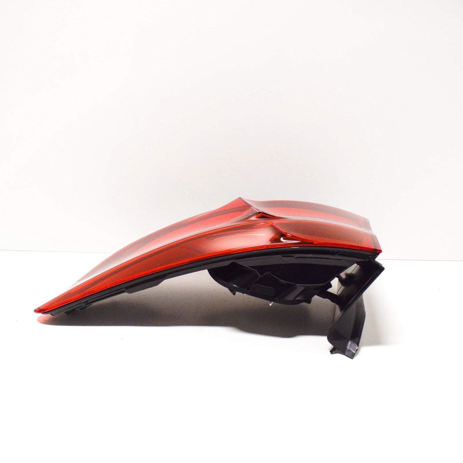 NEW BMW X6 E71 REAR RIGHT SIDE PANEL TAIL LIGHT BLACK LINE 63212326588 ORIGINAL