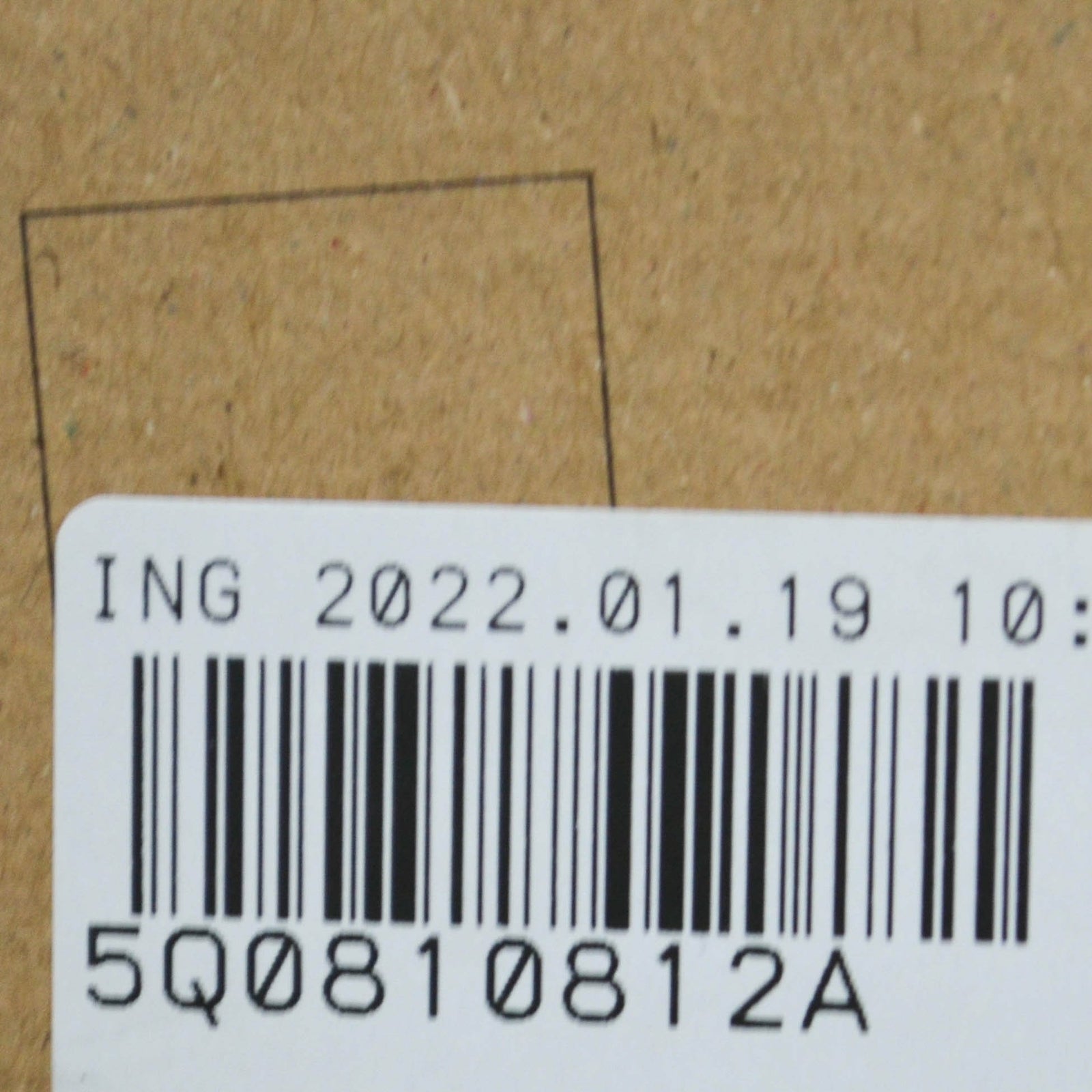 NEW VOLKSWAGEN TIGUAN AD BW FRONT RIGHT FENDER UPPER HOLDER 5Q0810812A ORIGINAL