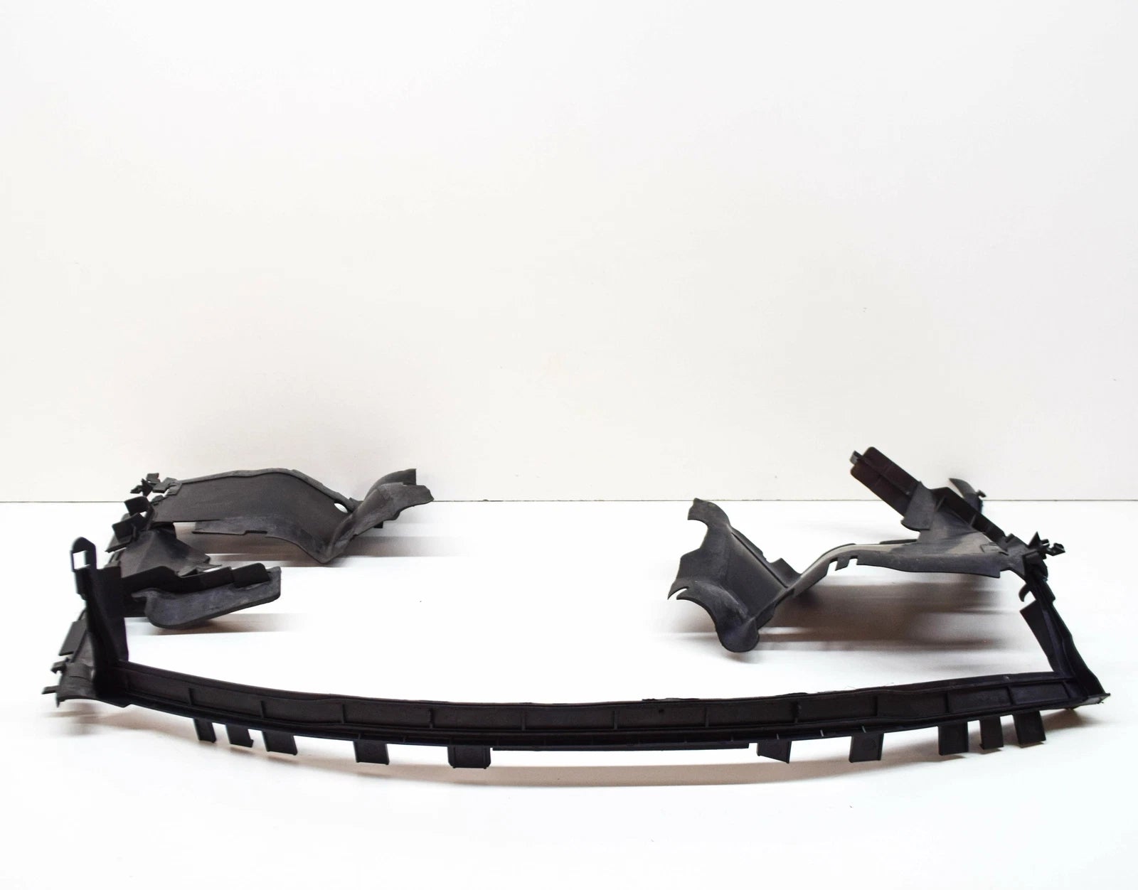 NEW MERCEDES-BENZ SL R231 AMG RADIATOR AIR DEFLECTOR A2315000016 ORIGINAL