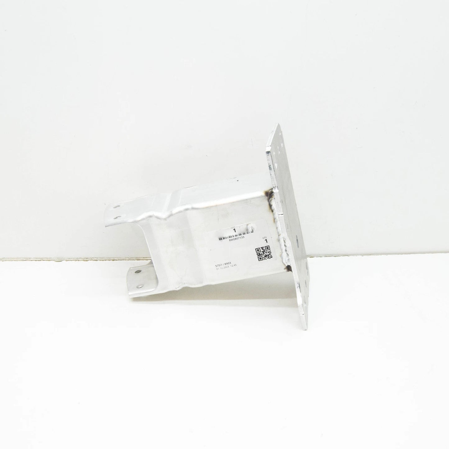 NEW AUDI A4 B9 FRONT BUMPER CARRIER LEFT SIDE BRACKET 8W0807133 ORIGINAL