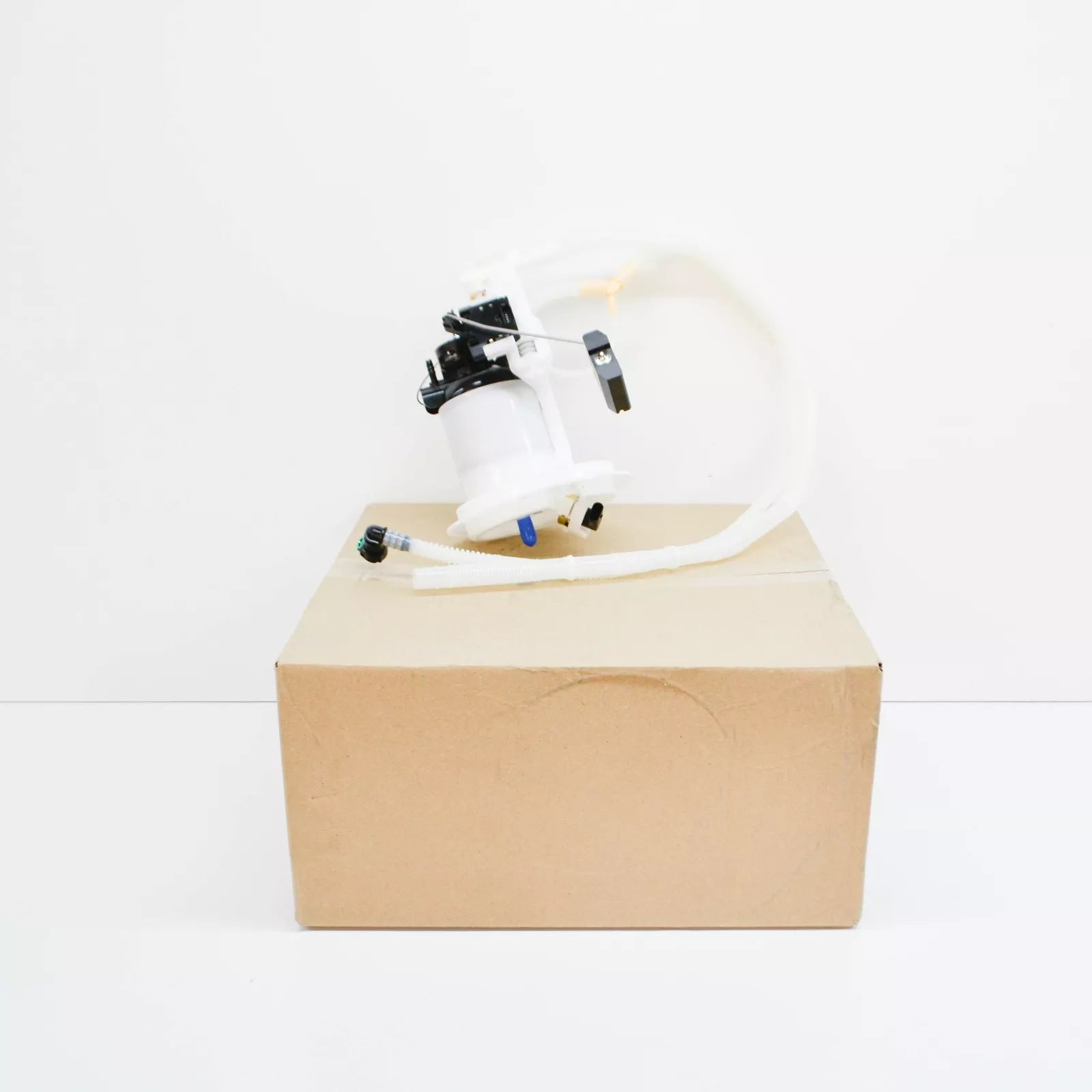 NEW MERCEDES BENZ C W204 FUEL TANK LEFT SUCTION JET PUMP A2184700994 ORIGINAL