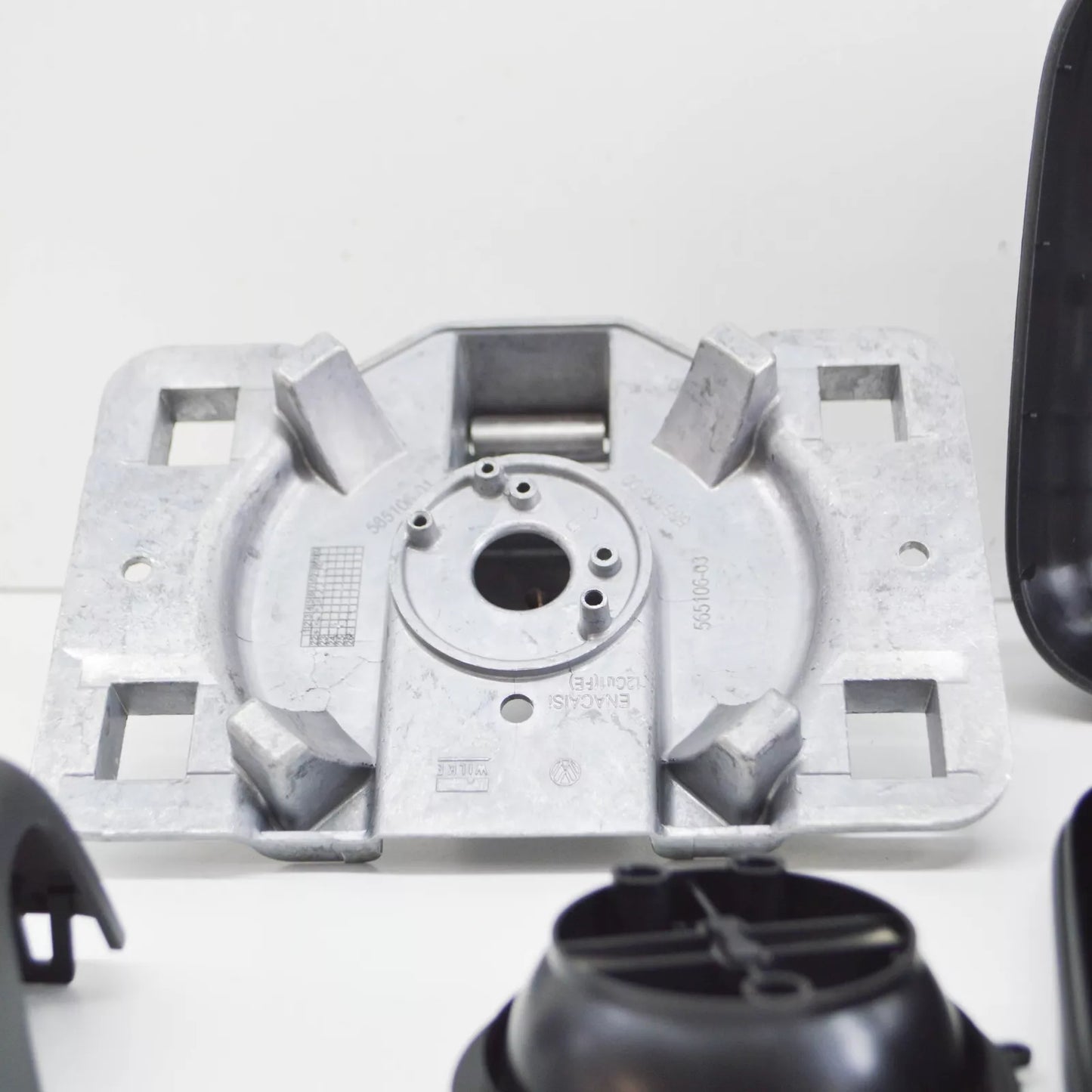 NEW VW TRANSPORTER T5 FRONT DOOR MIRROR HOUSING 7F0857547B