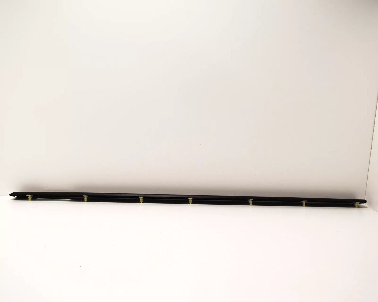 NEW BMW 3 E36 COMPACT FRONT RIGHT DOOR MOLDING TRIM 51132266094 2266094 ORIGINAL