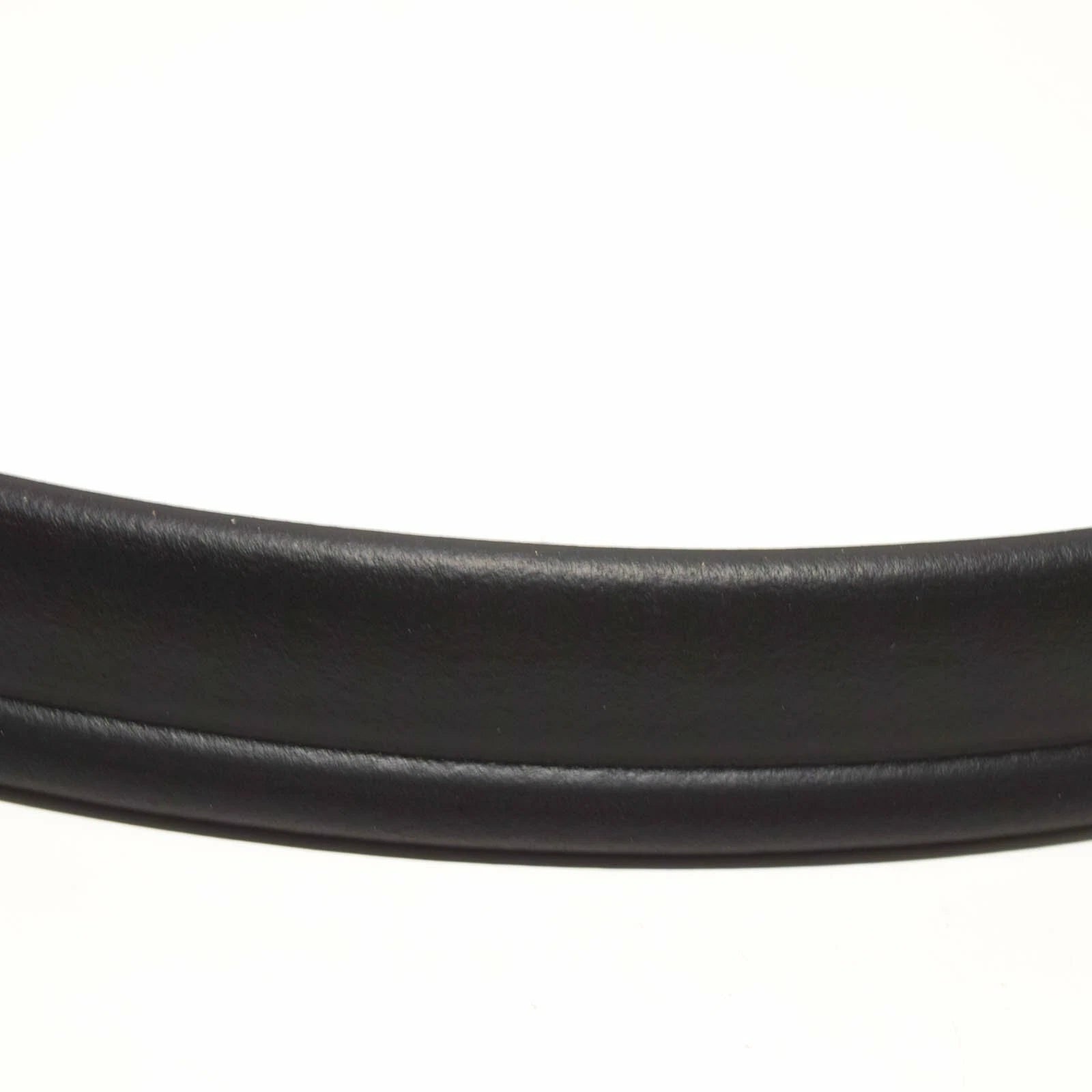 NEW BMW 1 F21 FRONT BONNET HOOD RUBBER SEAL 51767239145 ORIGINAL