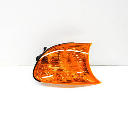 NEW BMW 3 E46 FRONT RIGHT TURN INDICATOR LIGHT 63136919650 6919650 2003 ORIGINAL
