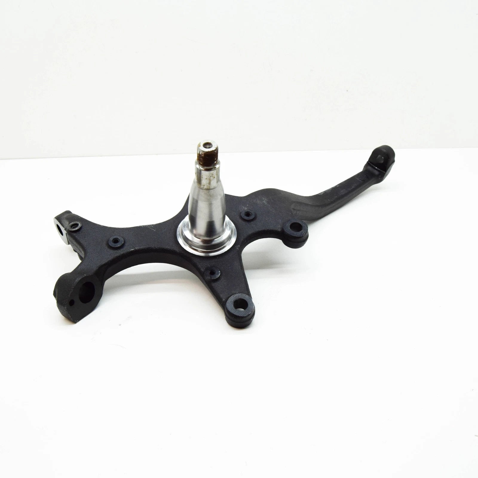 NEW MERCEDES-BENZ SLK R170 FRONT RIGHT STEERING KNUCKLE A2023300120 ORIGINAL