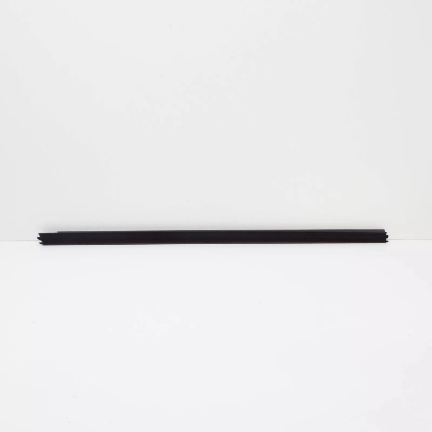 NEW VW AMAROK 2H FRONT RIGHT INNER WINDOW APERTURE SEAL 2H0837472E9B9 ORIGINAL