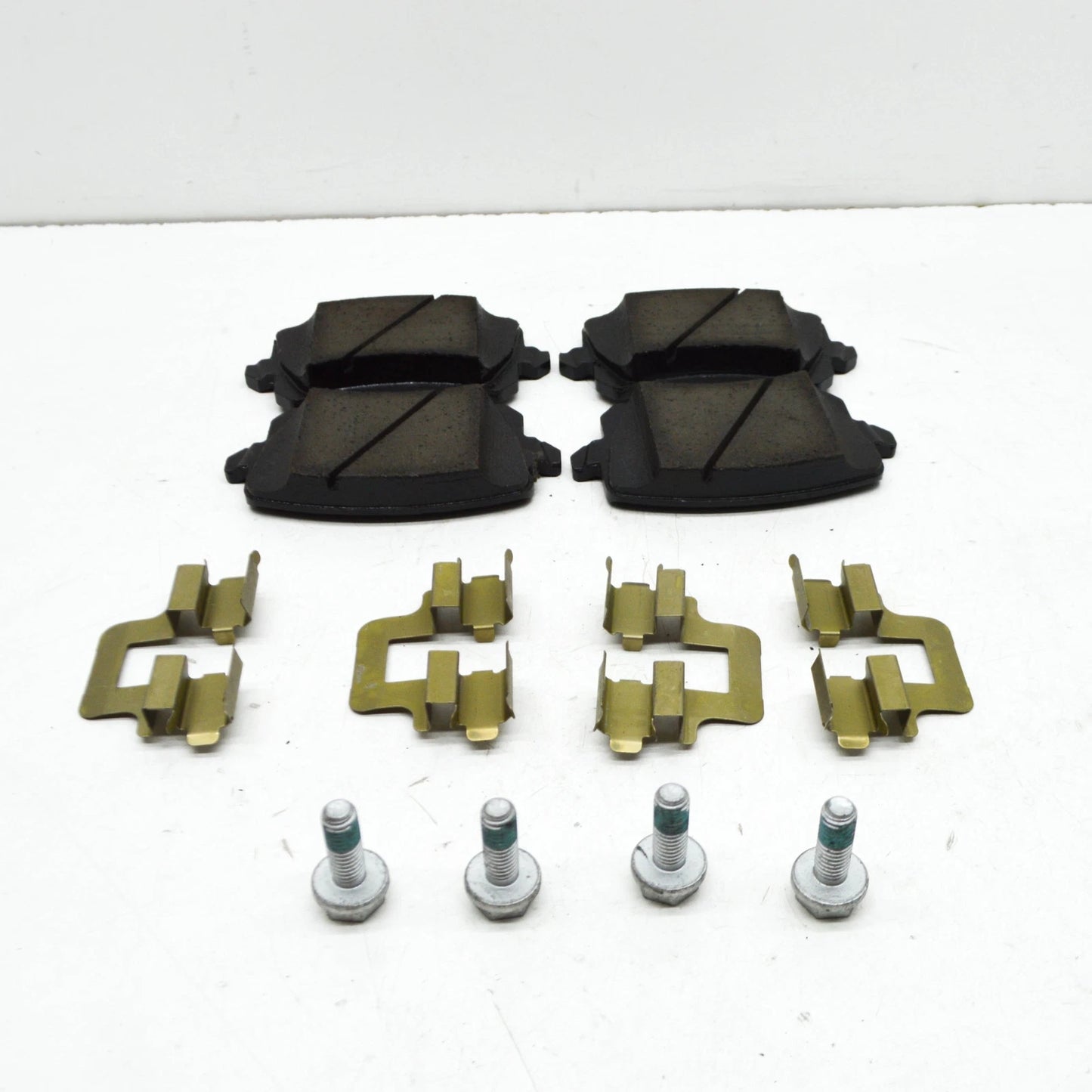 NEW SEAT ALHAMBRA 7N REAR BRAKE PADS SET 3AA698451B ORIGINAL