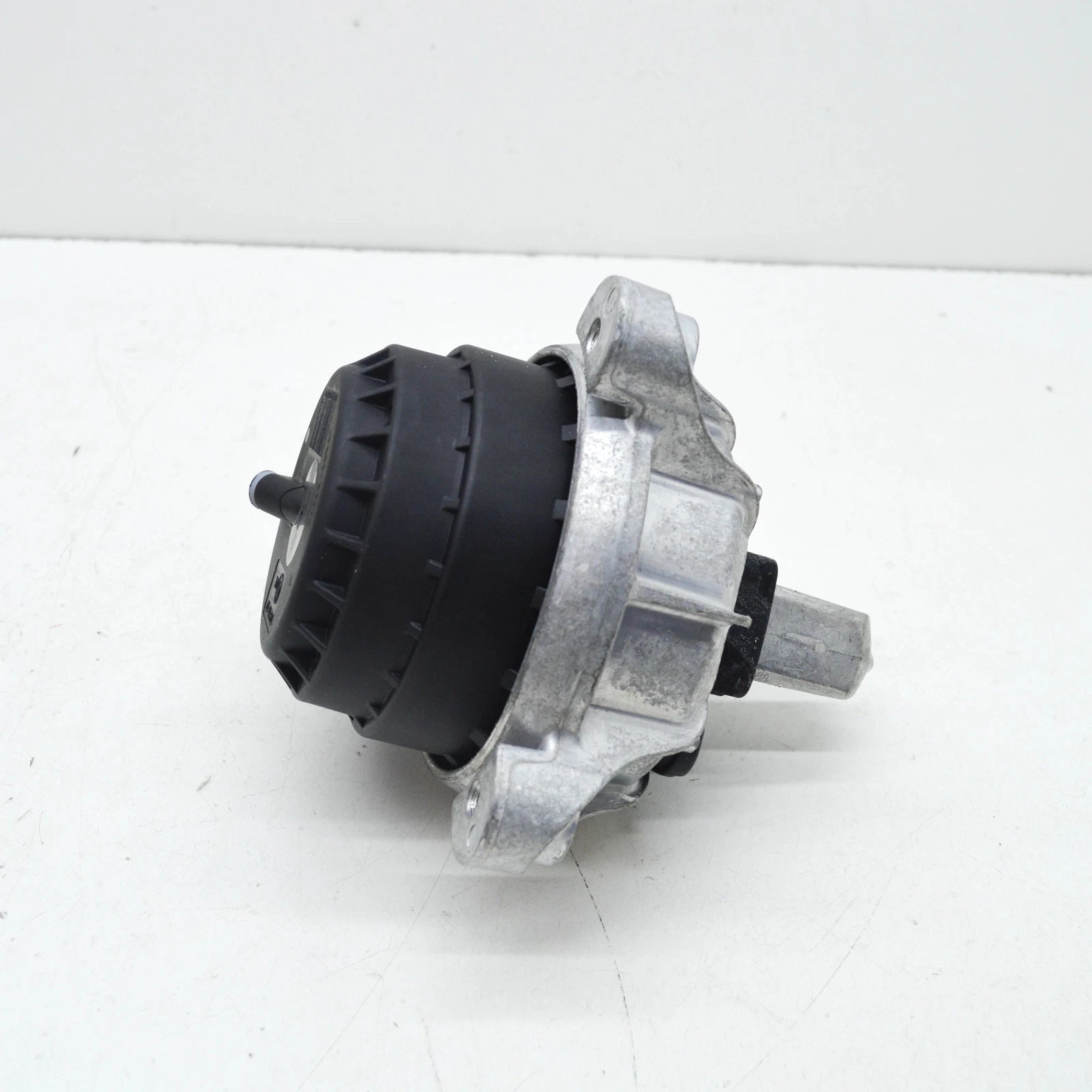 NEW BMW 5 F10 LEFT SIDE ENGINE MOUNT 518D DIESEL 2L 22117935141 7935141 ORIGINAL