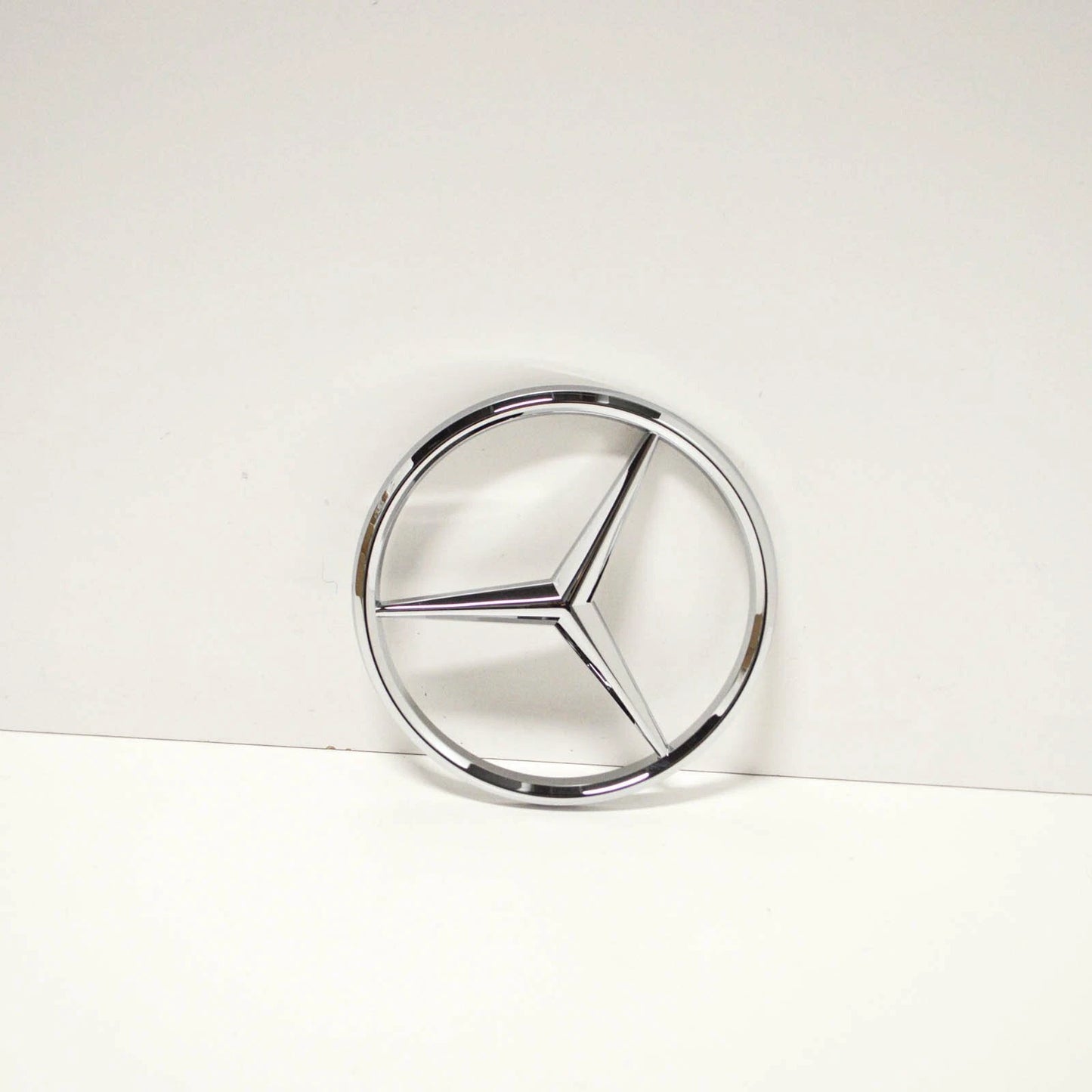 NEW MERCEDES-BENZ G W460 FRONT EMBLEM BADGE A4608880009