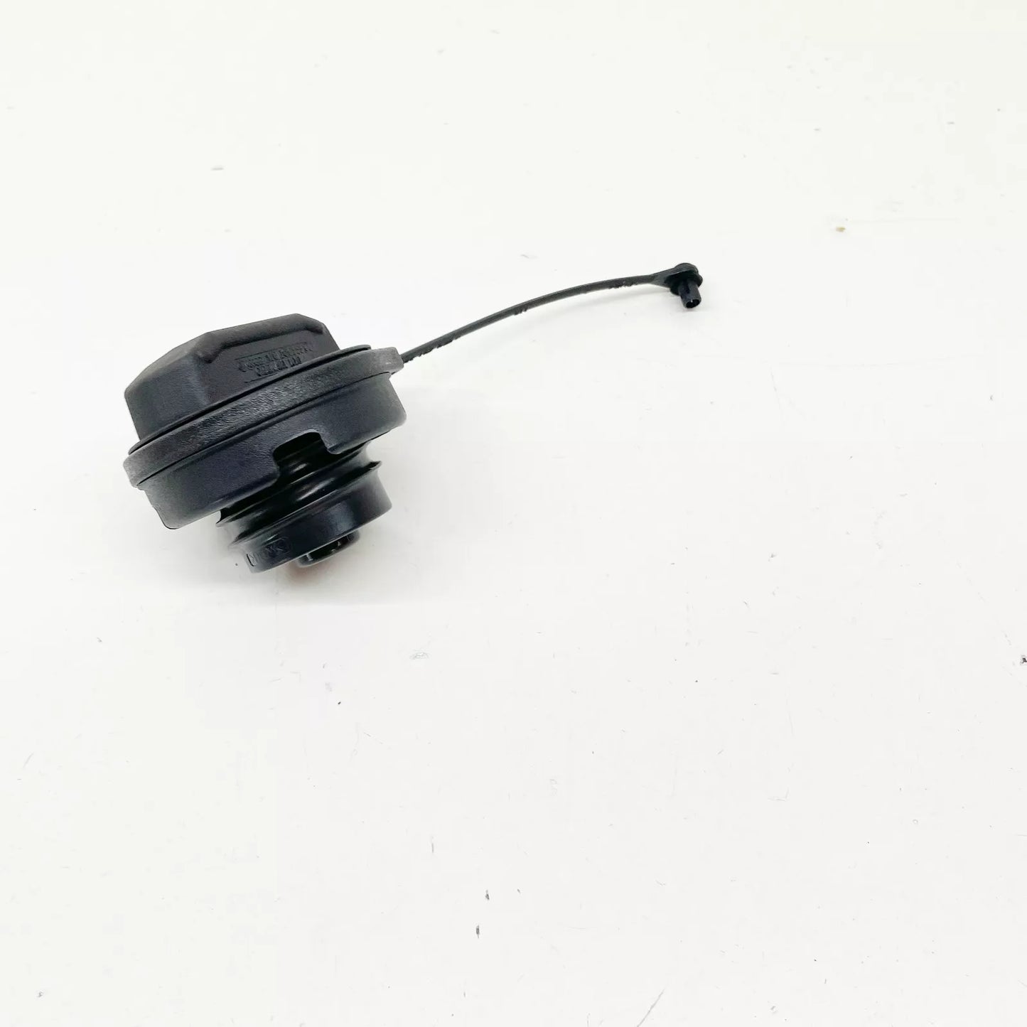 NEW AUDI A4 B6 FUEL FILLER CAP COVER 8E0201550 2000