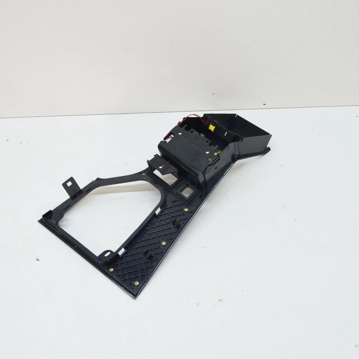 NEW BMW 5 E39 CENTER CONSOLE INSERT 51168196986 8196986 ORIGINAL