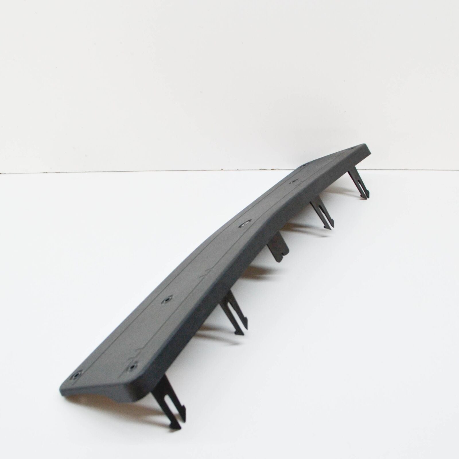 NEW MB CLS C219 FRONT LICENCE PLATE MOUNTING FACING A2198850081 ORIGINAL