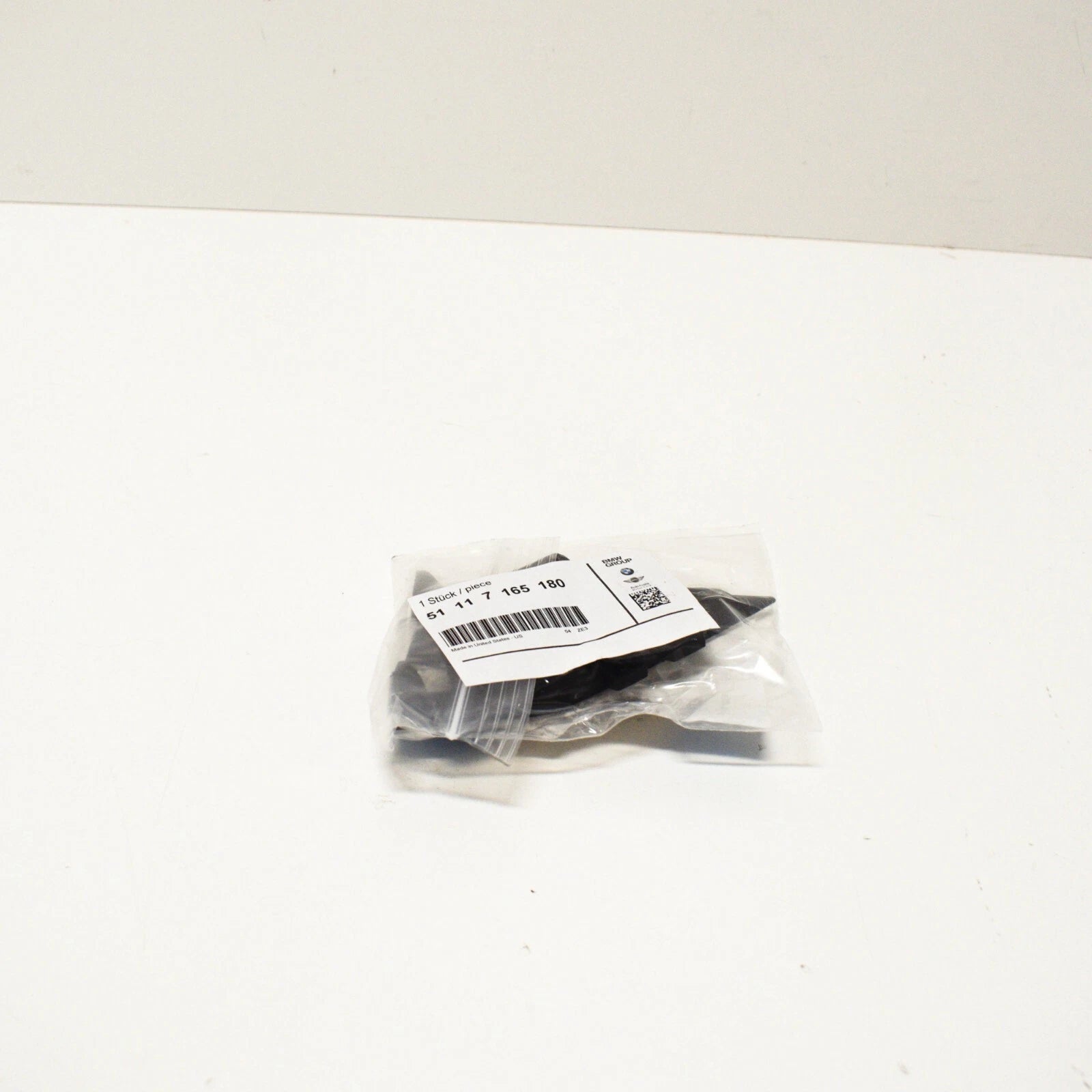 BMW E85 E86 Z4 FRONT O/S RIGHT BUMPER BRACKET HOLDER 7165180 03-07 NEW