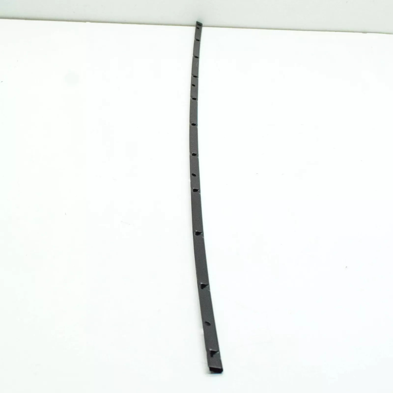 NEW VOLKSWAGEN TIGUAN AD MK2 RIGHT WINDSHIELD RETAINING STRIP 5NA854542 ORIGINAL