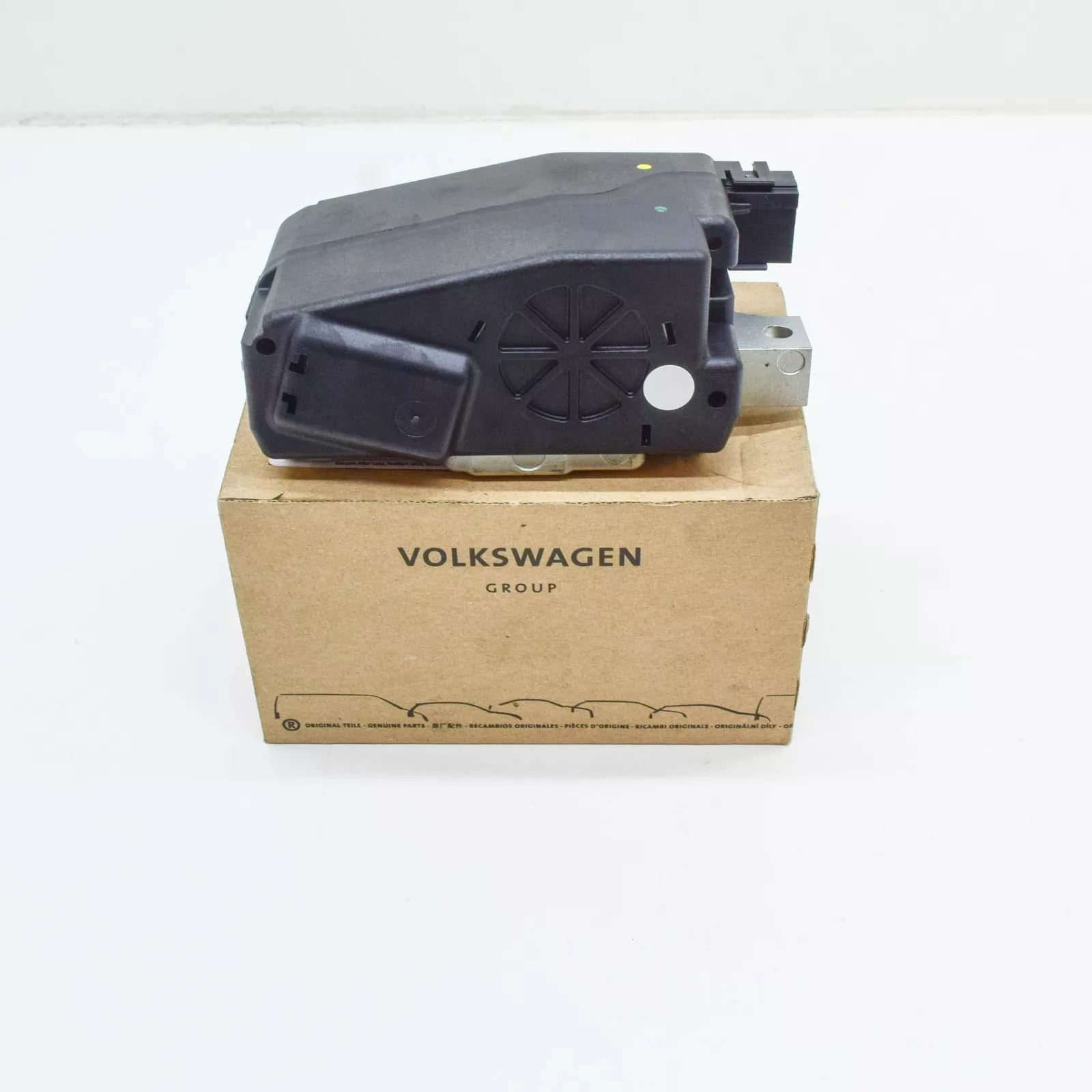 NEW AUDI A4 B8 ELECTRONIC STEERING COLUMN LOCK CONTROL UNIT 8K0905852E ORIGINAL