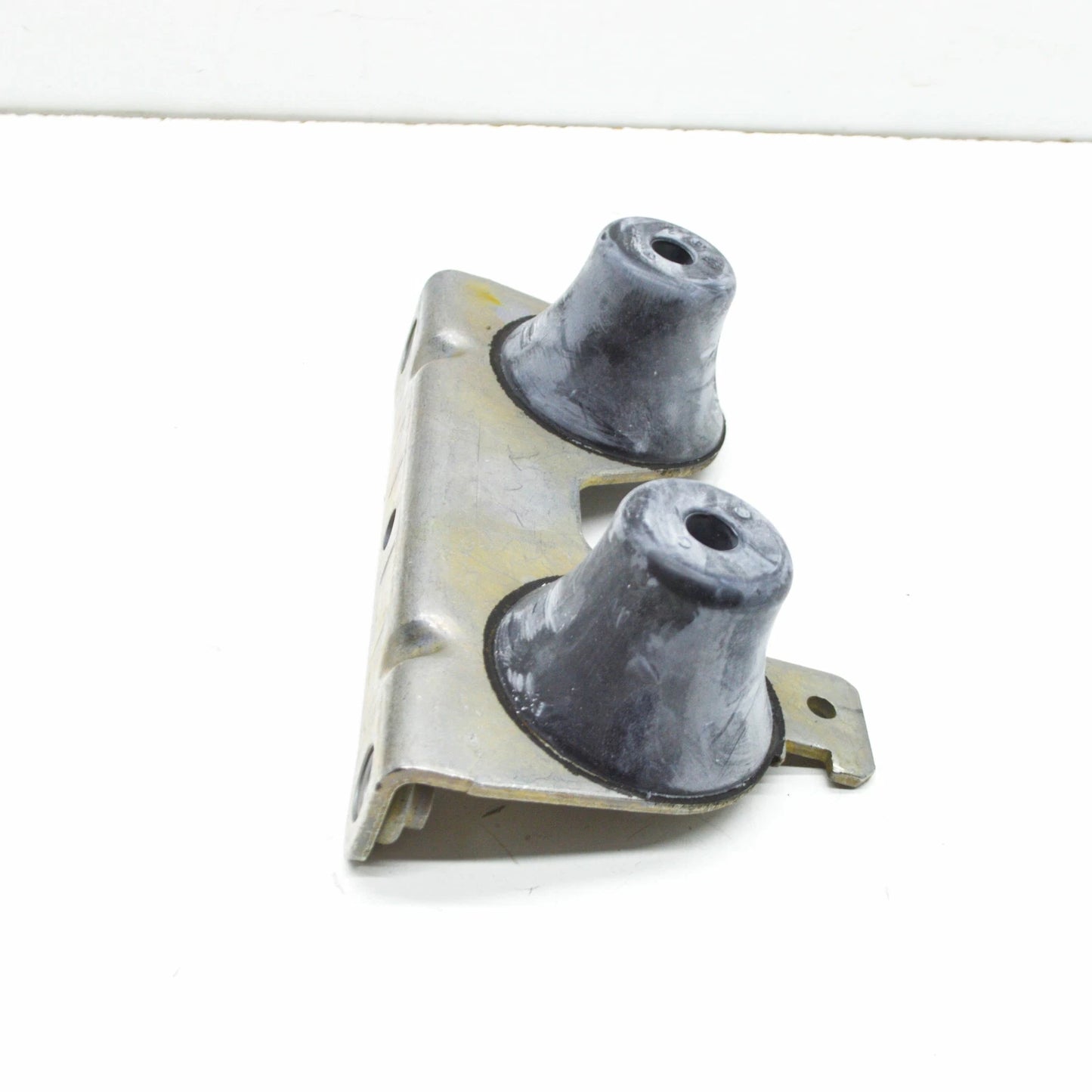 NEW VW V T5 FLATBED 7JD, 7JE, FRONT EXHAUST RUBBER MOUNT 7E0253144J ORIGINAL