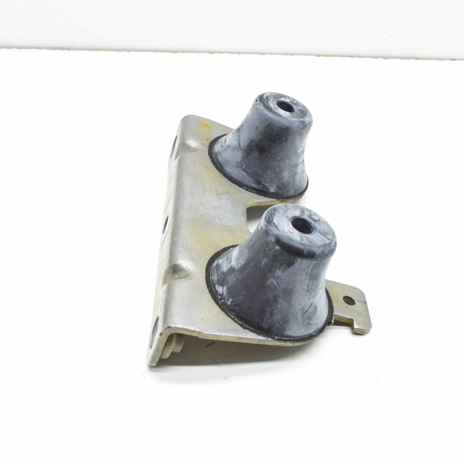 NEW VW V T5 FLATBED 7JD, 7JE, FRONT EXHAUST RUBBER MOUNT 7E0253144J ORIGINAL