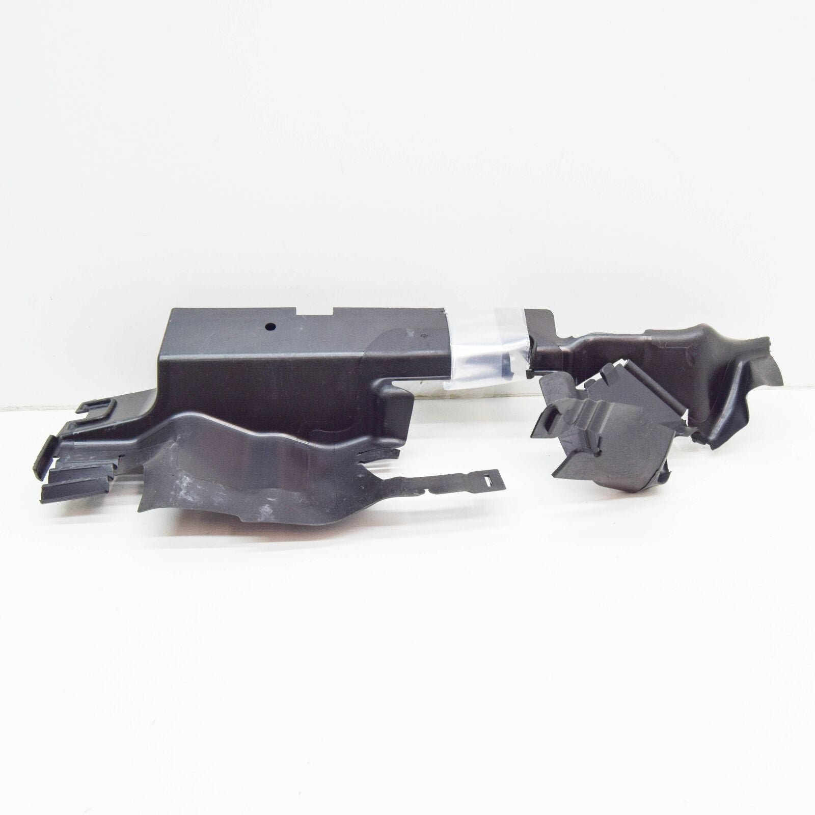 NEW AUDI A3 8V RADIATOR FAN LEFT AIR GUIDE 8V0121283J ORIGINAL