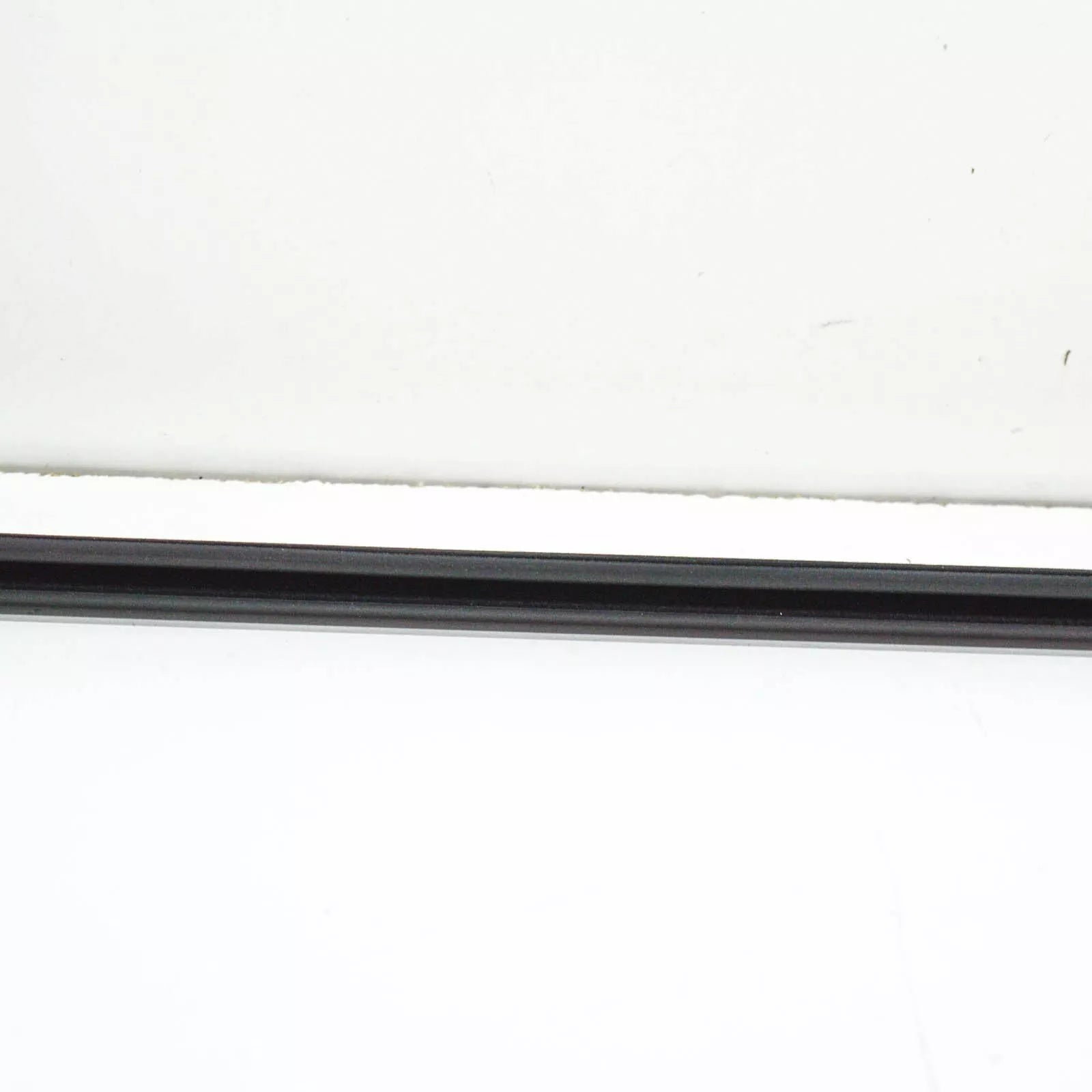 NEW AUDI A3 8P SPORTBACK REAR RIGHT OUTER WINDOW SLOT SEAL 8P4839478A