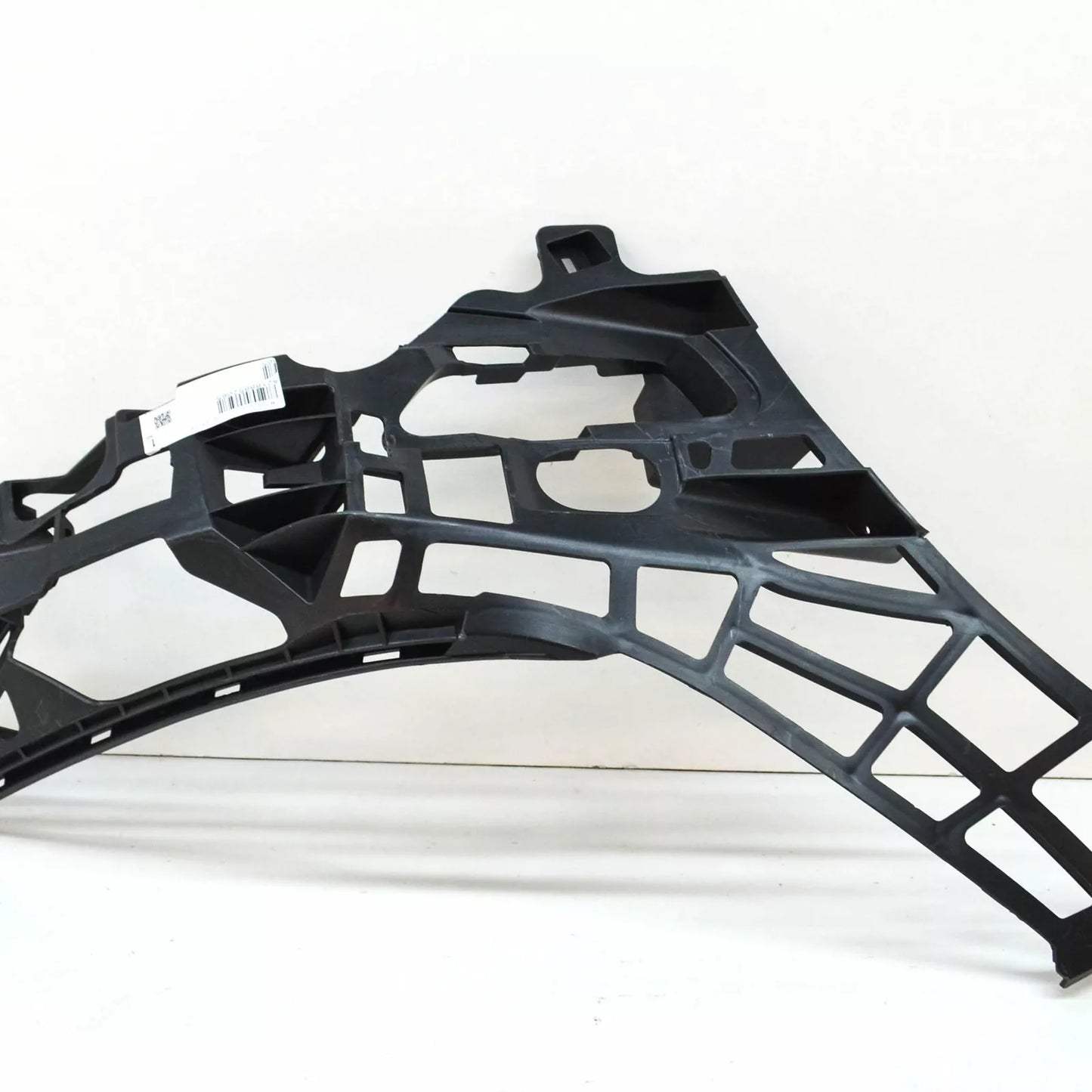 NEW MERCEDES-BENZ CLS C218 FRONT BUMPER RIGHT BASIC MOUNTING A2188852065