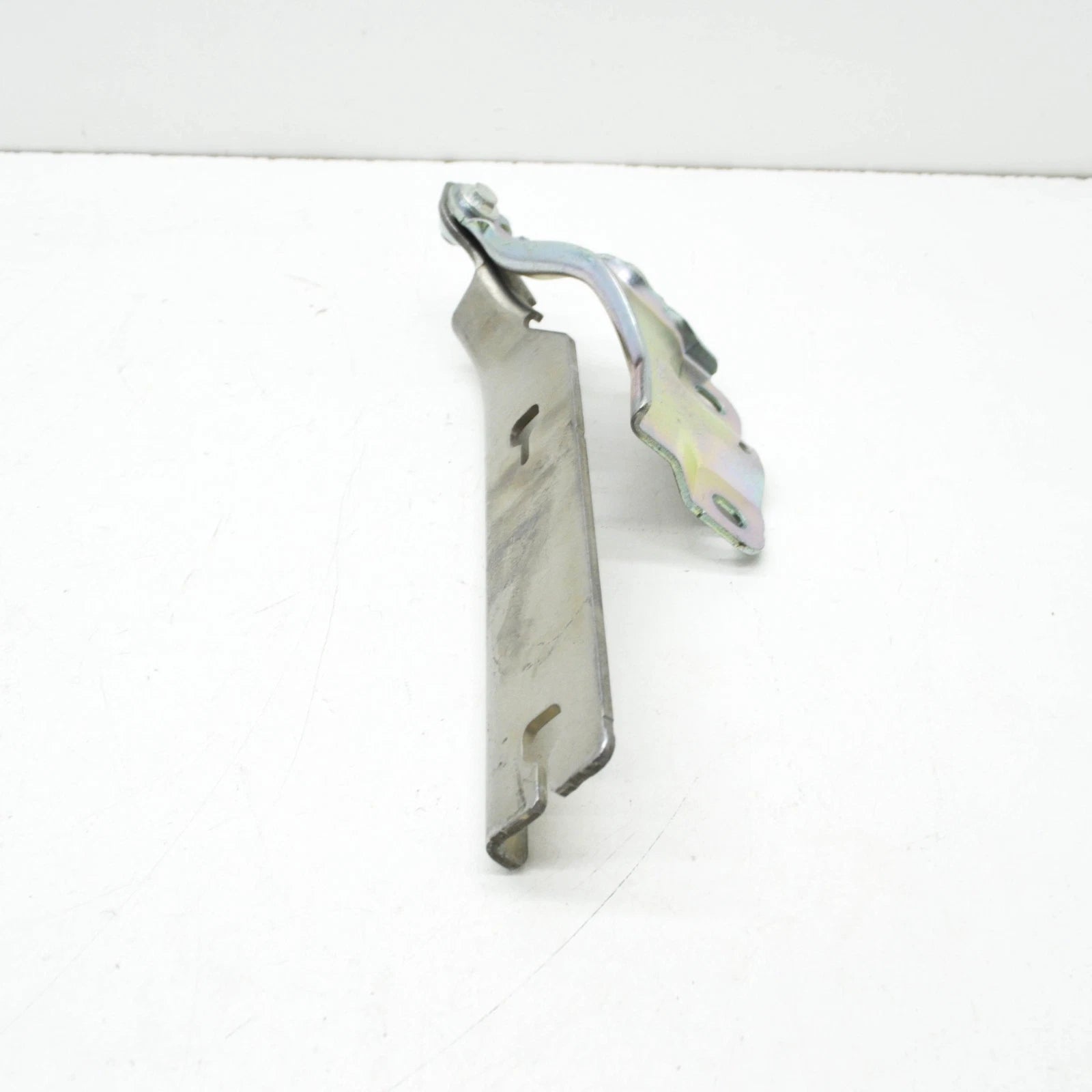 NEW AUDI A3 SPORTBACK 8YA FRONT RIGHT BONNET HOOD HINGE 8Y0823302B ORIGINAL