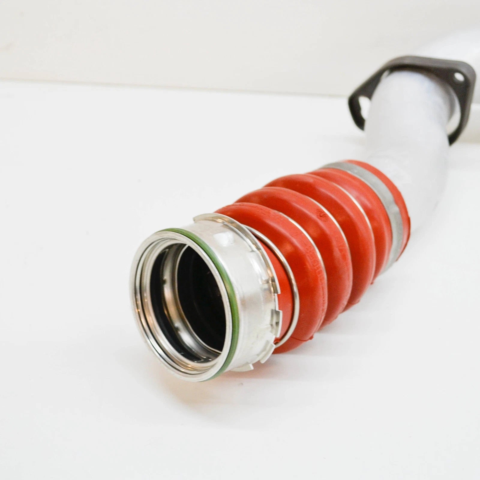 NEW BMW X5 E70 INTERCOOLER PIPE TURBO HOSE 11617823961 ORIGINAL