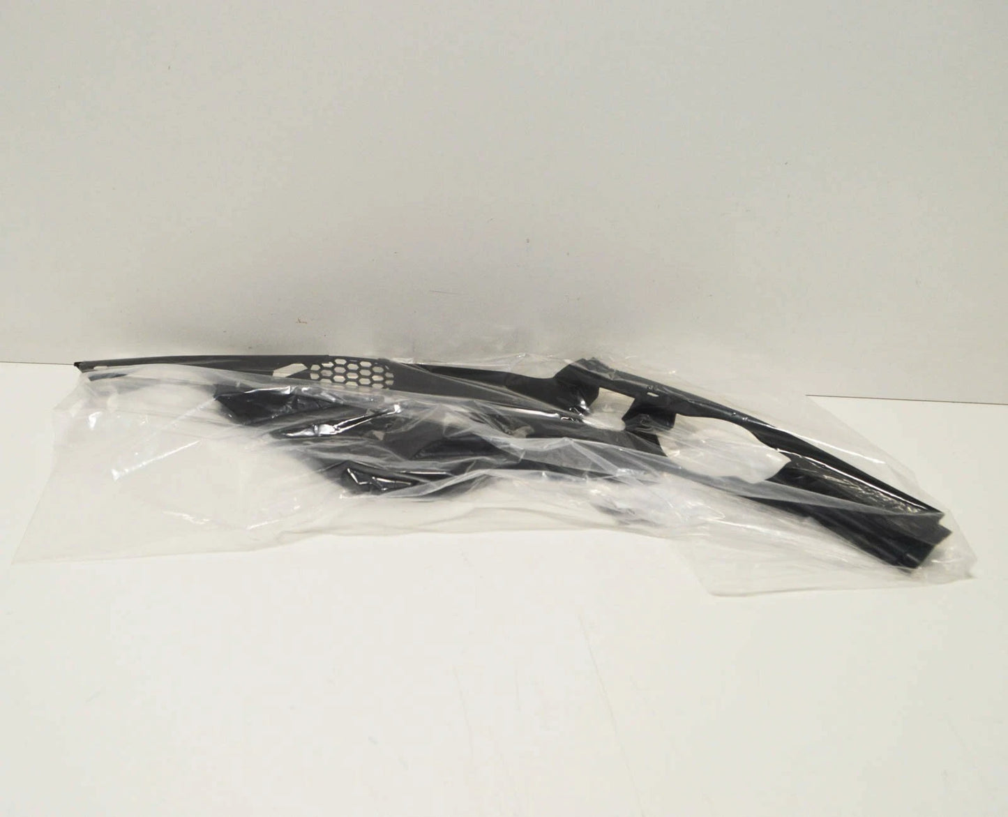 NEW BMW 3 G20 FRONT RIGHT HEADLIGHT COVER 51767499928 ORIGINAL