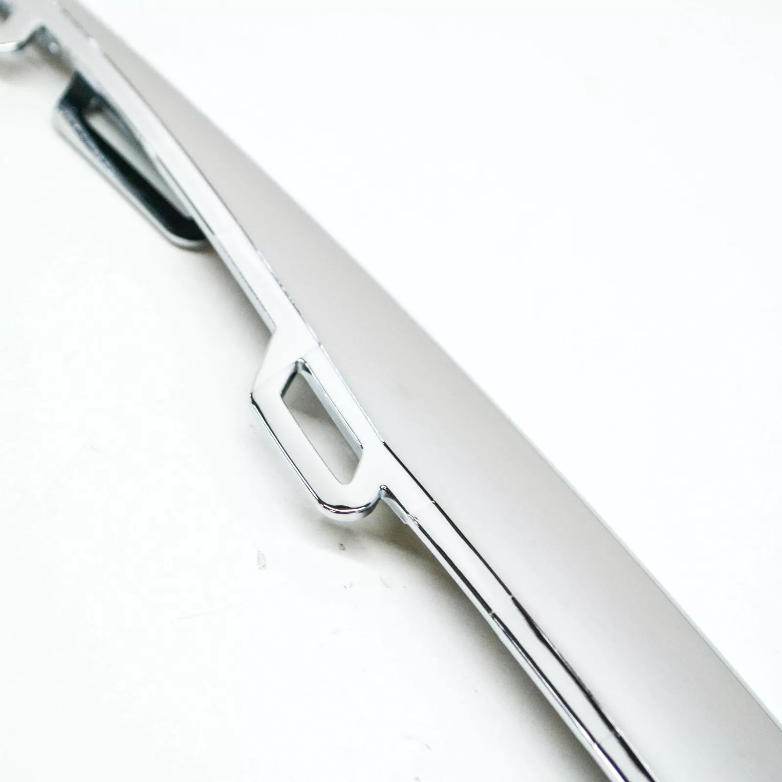 NEW VW TIGUAN AD FRONT RIGHT BUMPER LOWER CHROME MOLDING 5NN853102A2ZZ