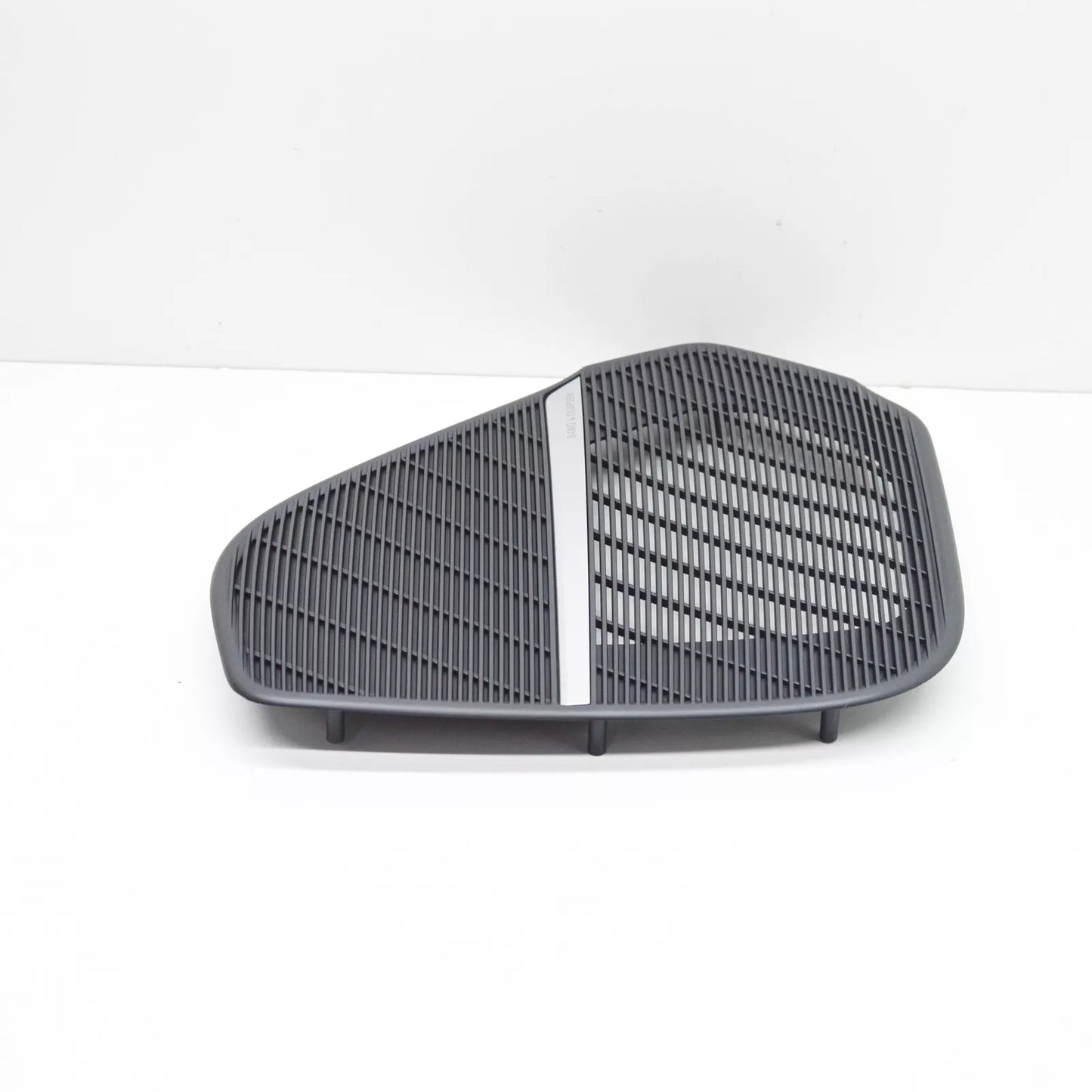 NEW AUDI Q7 4M REAR RIGHT SPEAKER COVER GRILLE TRIM 4M8868452A4PK ORIGINAL