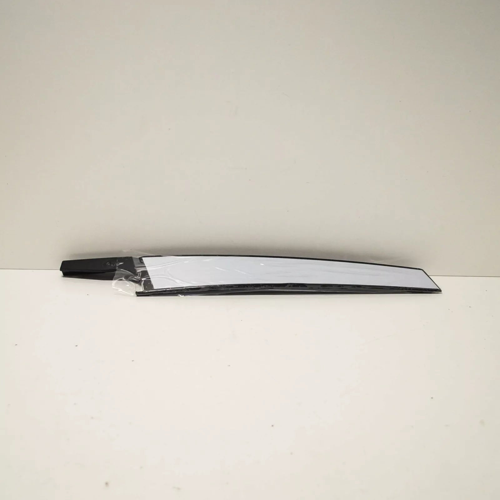 NEW AUDI Q5 8R FRONT LEFT DOOR EXTERIOR B PILLAR COVER 8R0837901P5FQ