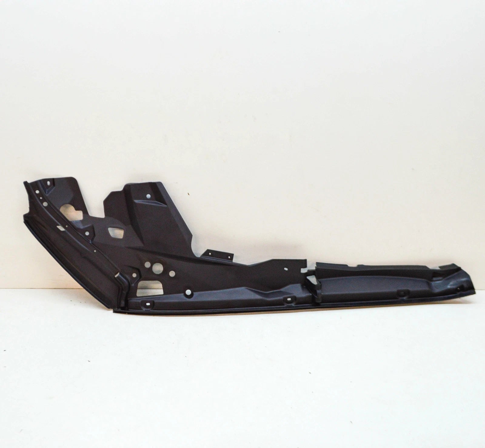 NEW BMW X5 G05 FRONT BONNET HOOD LEFT SIDE SEALING COVER 51767418197 ORIGINAL