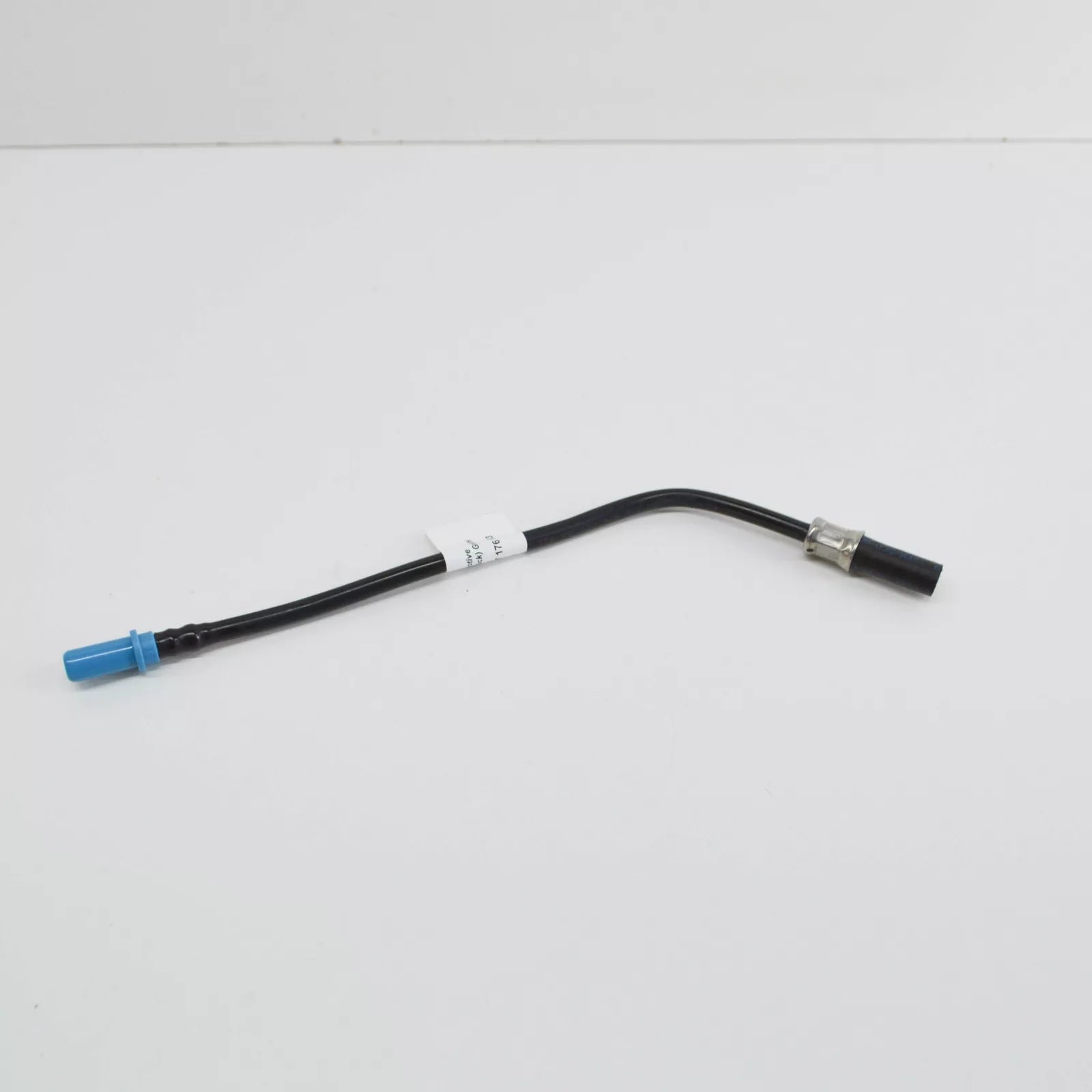 NEW BMW 1 E81 FRONT FUEL FEED PIPE 16127176663 ORIGINAL