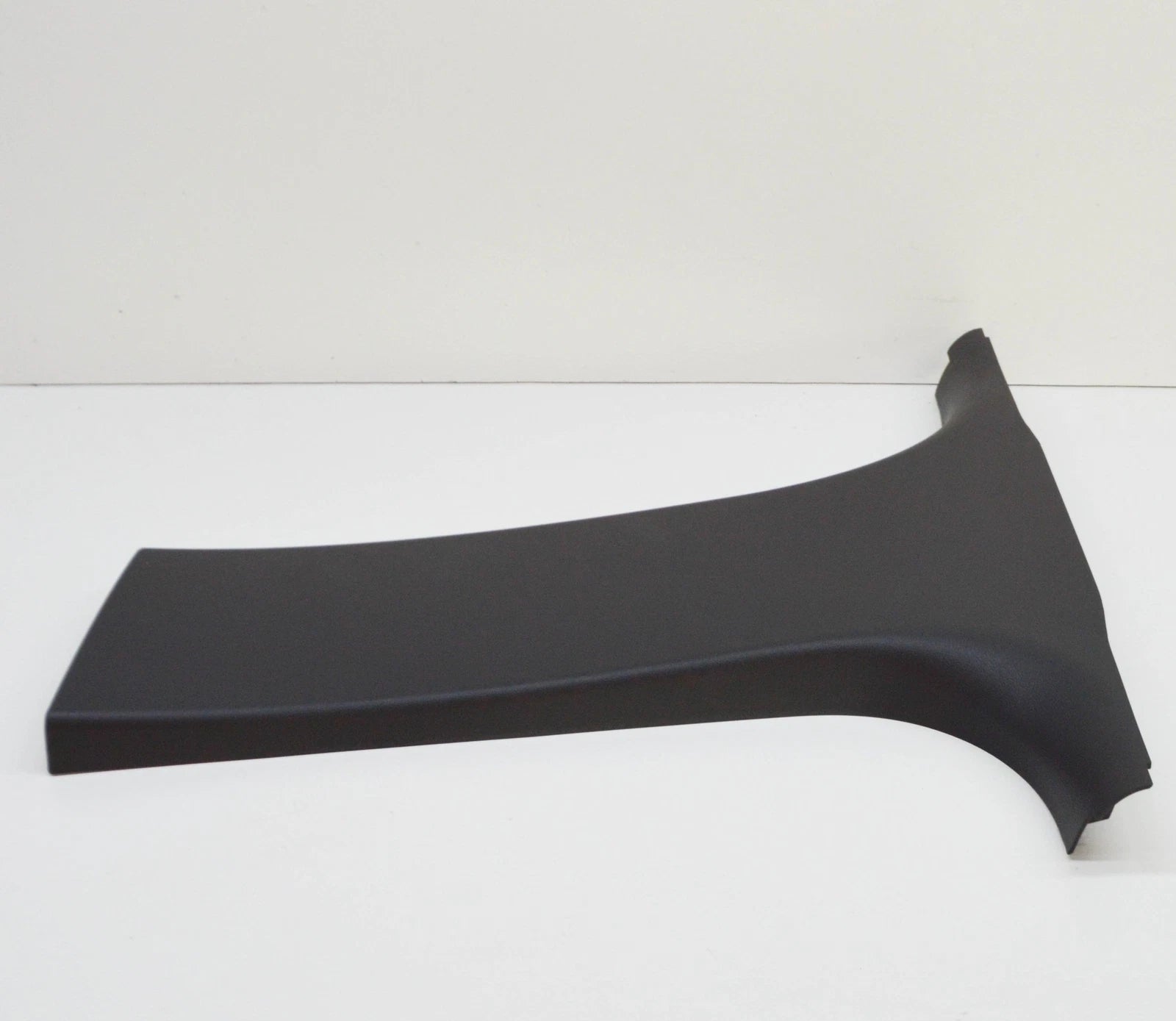 NEW BMW 3 E90 LEFT B-COLUMN BOTTOM COVER 51437141101 7141101 ORIGINAL