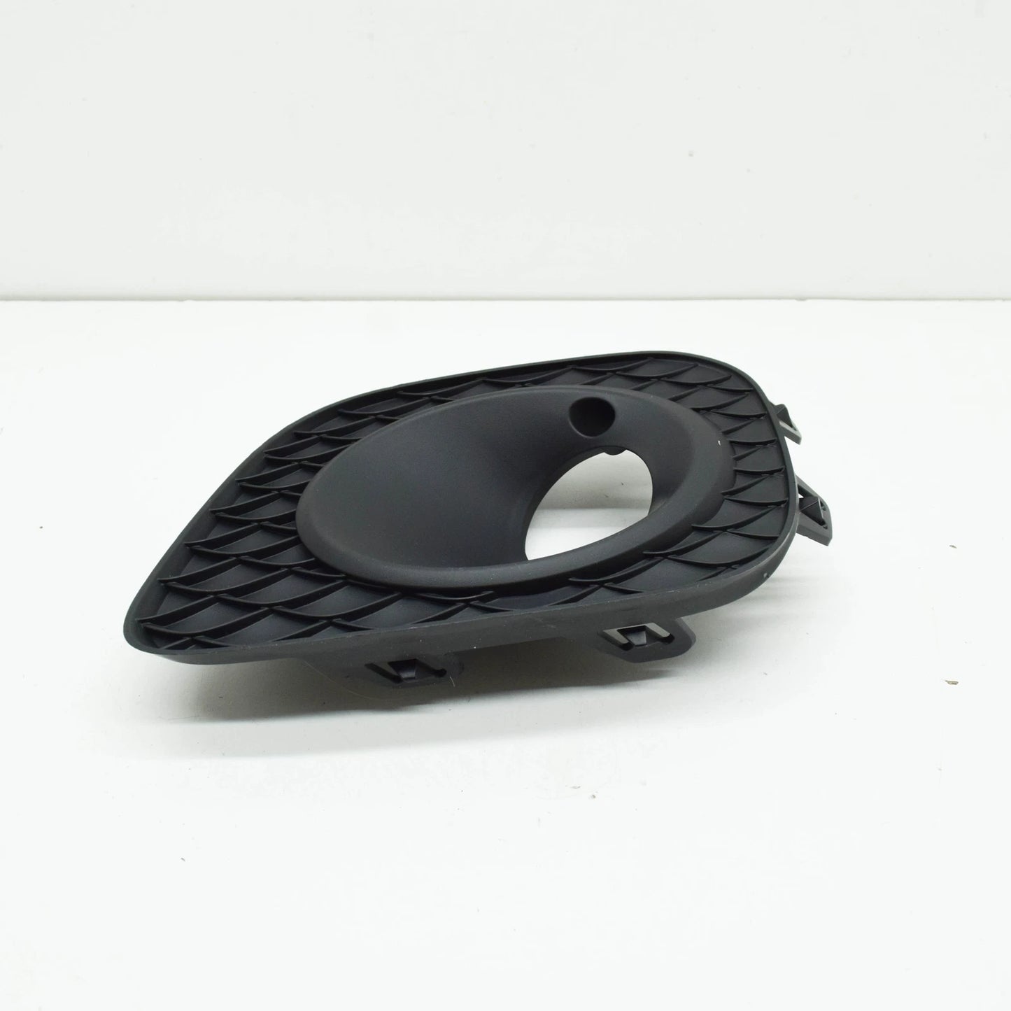 NEW MB GLB X247 FRONT BUMPER OUTER LOWER RIGHT GRILLE COVER A2478856201 ORIGINAL